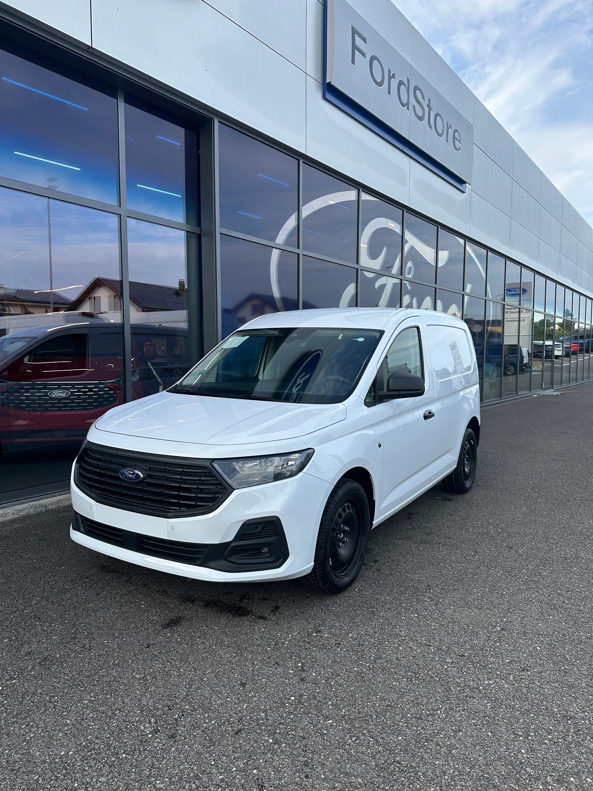 FORD Transit Connect fourg. 2.0 Eco Trend/102CV/Man.-image-1