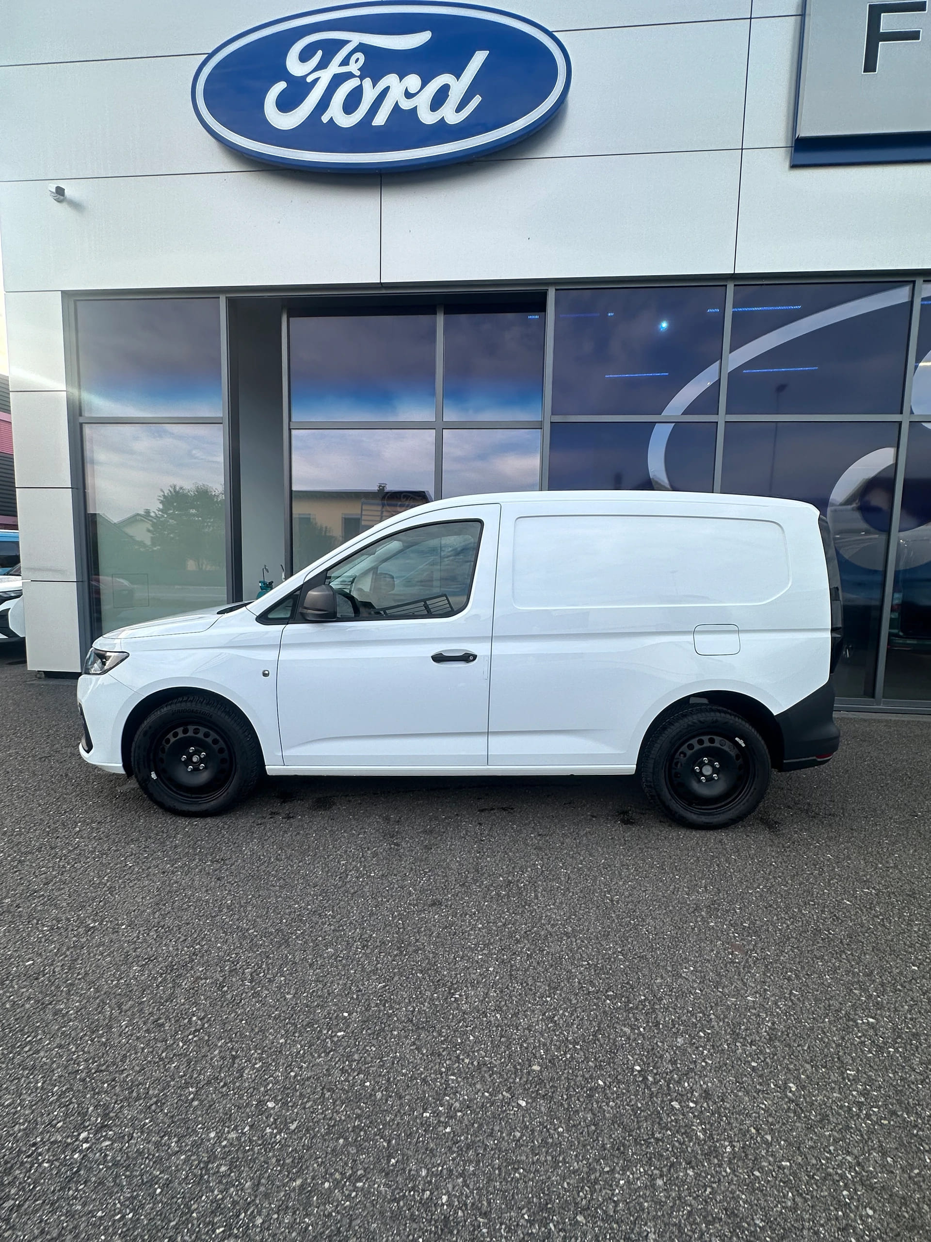 FORD Transit Connect fourg. 2.0 Eco Trend/102CV/Man.-image-2