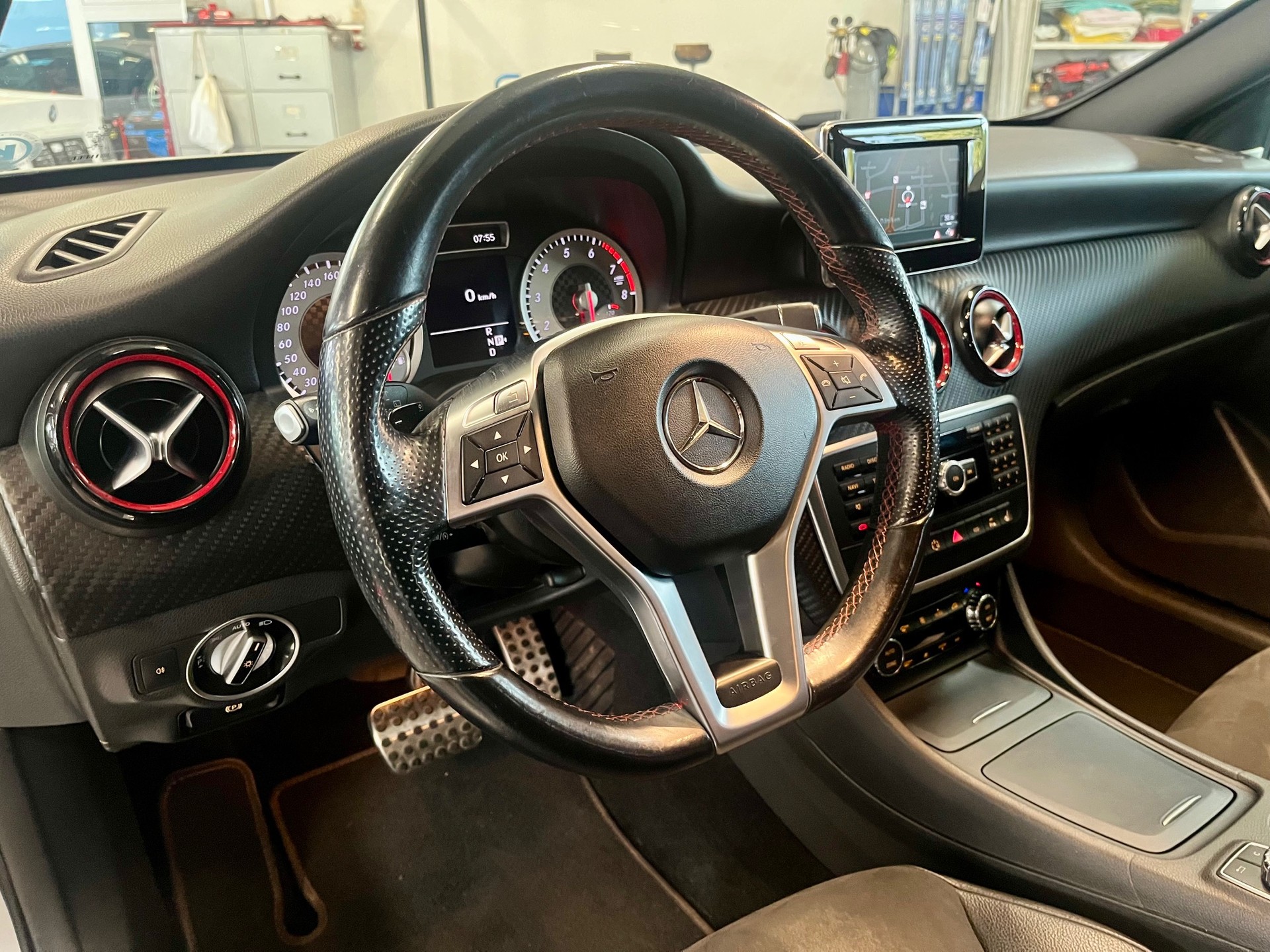 MERCEDES-BENZ A 250 AMG Sport 7G-DCT-image-7