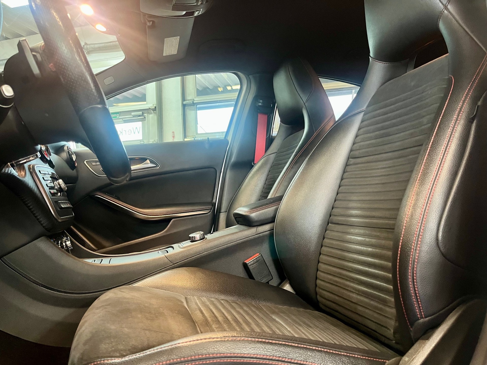 MERCEDES-BENZ A 250 AMG Sport 7G-DCT-image-9