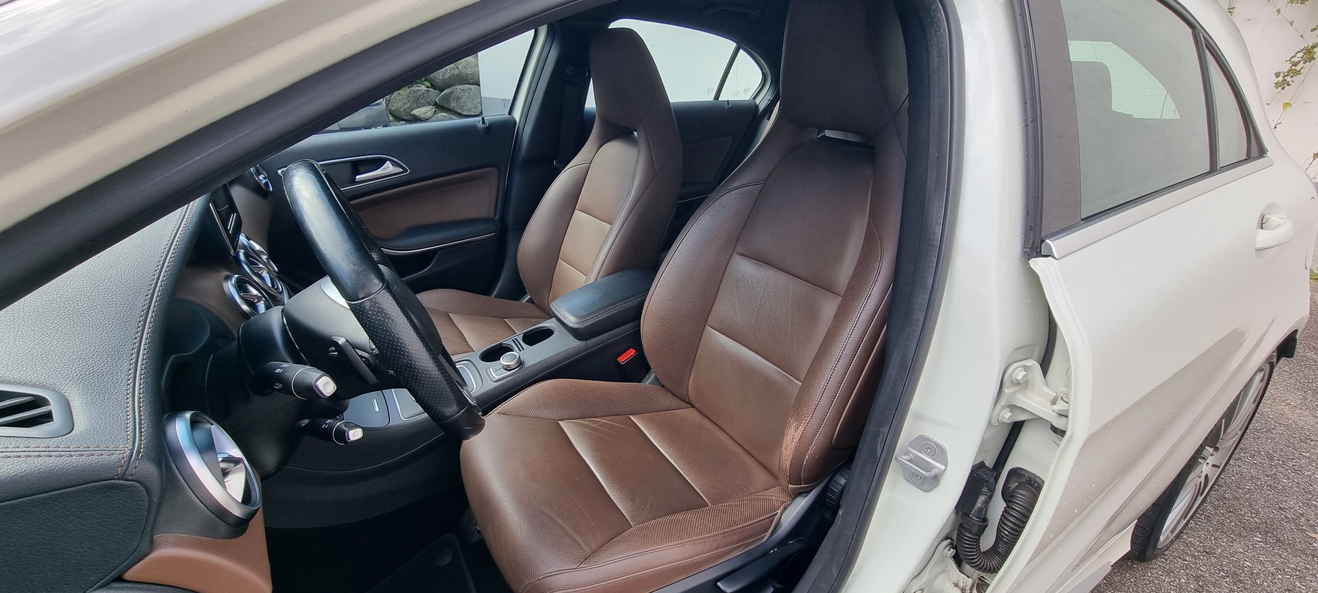 MERCEDES-BENZ A 45 AMG 4Matic-image-10