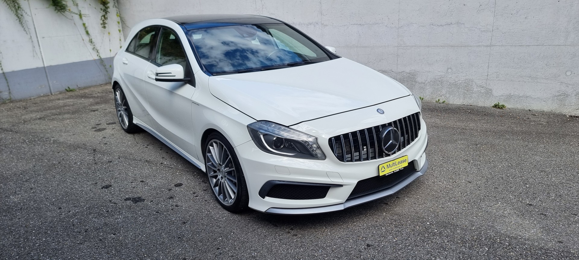 MERCEDES-BENZ A 45 AMG 4Matic-image-6