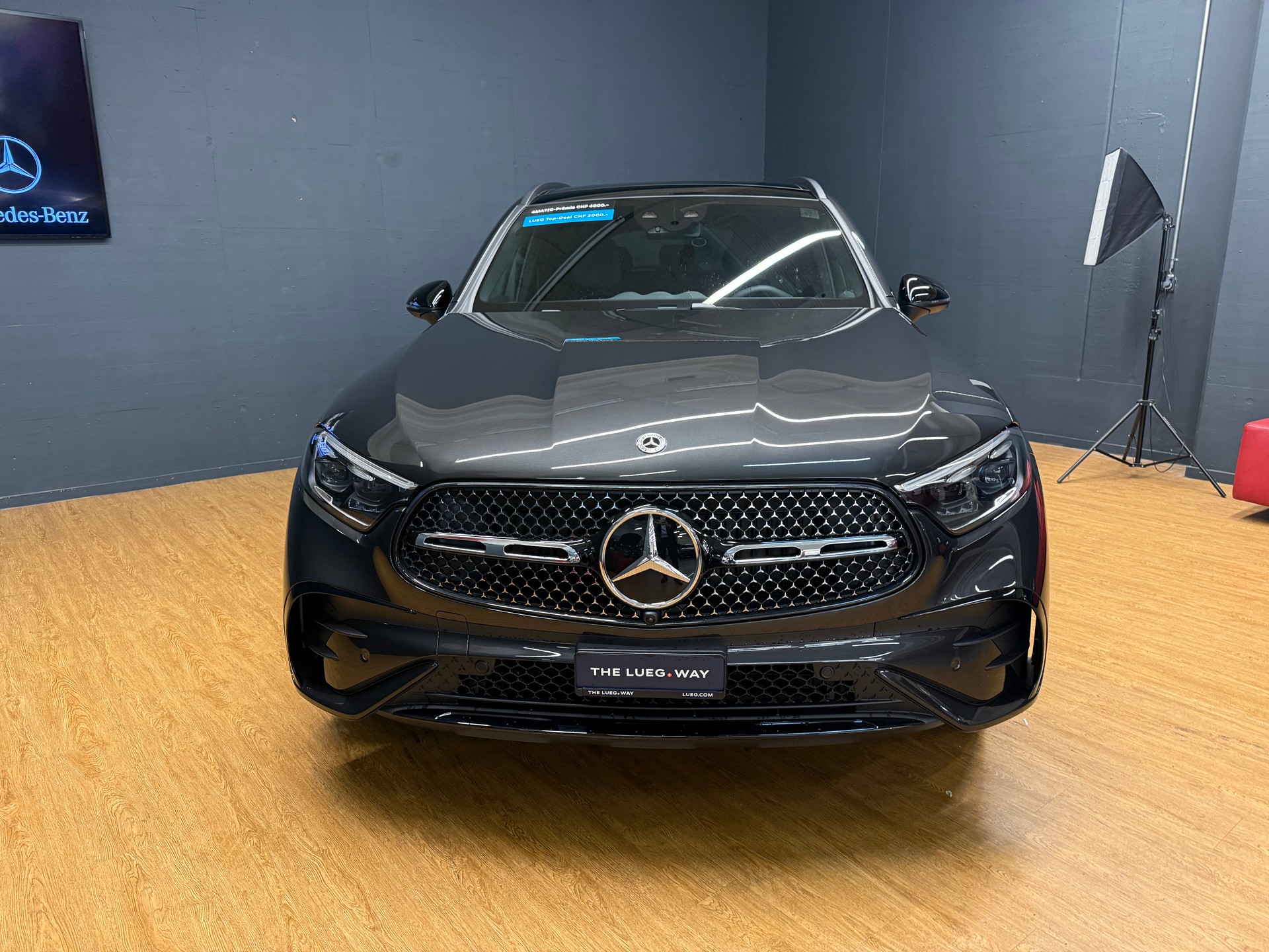 MERCEDES-BENZ GLC 300 d 4M - AMG / DISTRONIC / 360 Grad Kamera-image-4