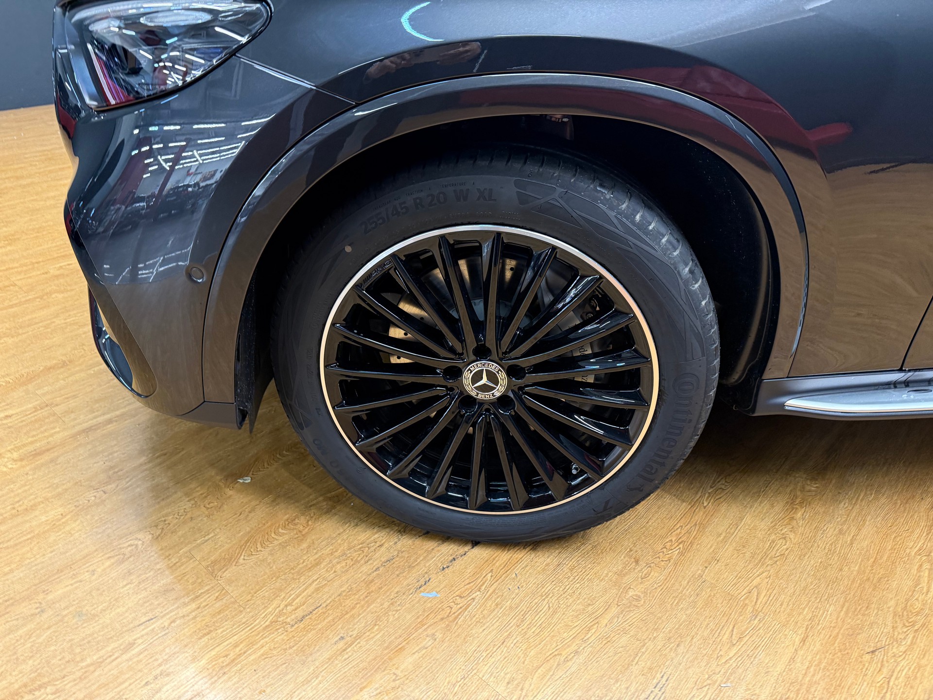 MERCEDES-BENZ GLC 300 d 4M - AMG / DISTRONIC / 360 Grad Kamera-image-5