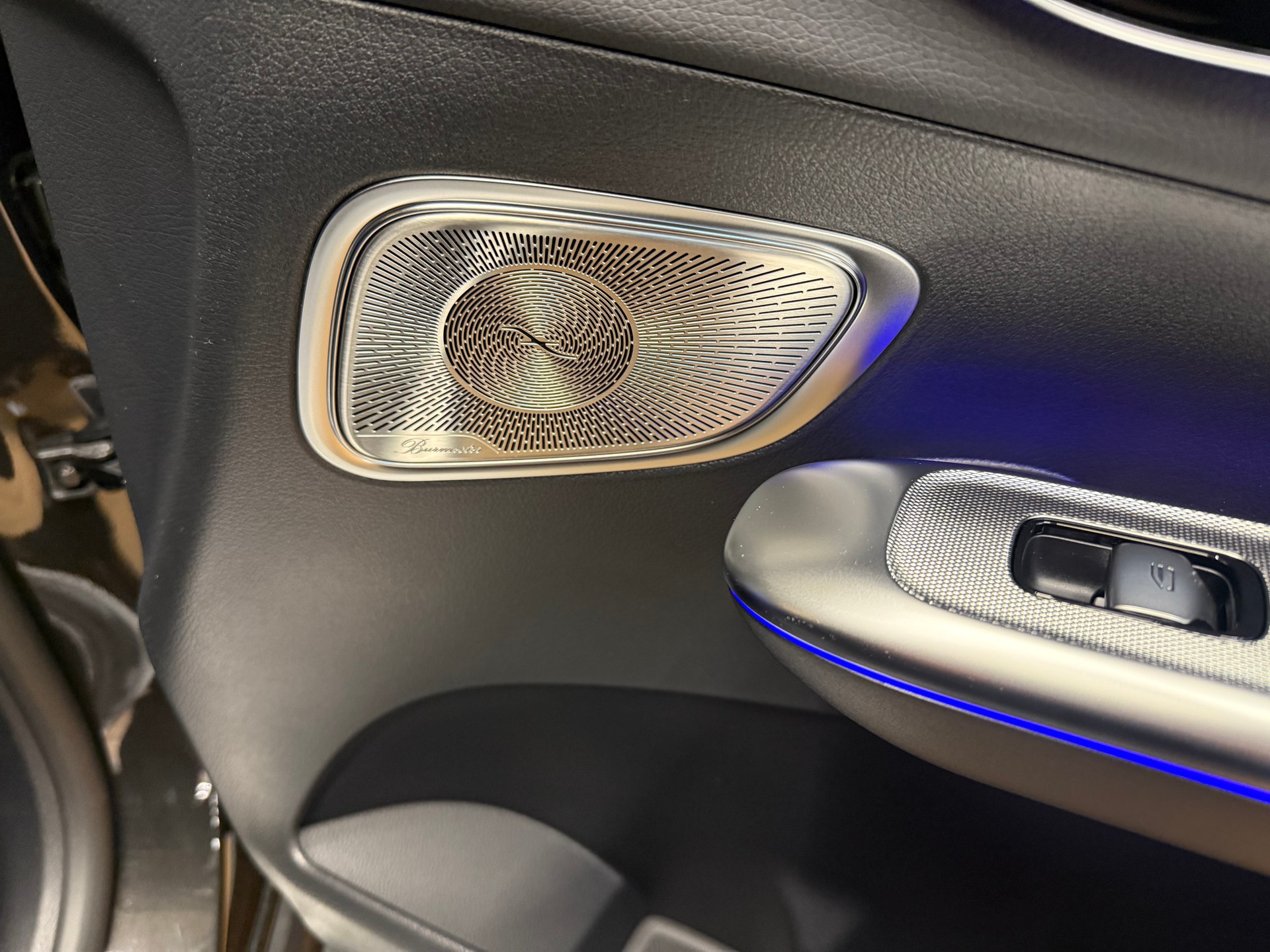MERCEDES-BENZ GLC 300 d 4M - AMG / DISTRONIC / 360 Grad Kamera-image-12
