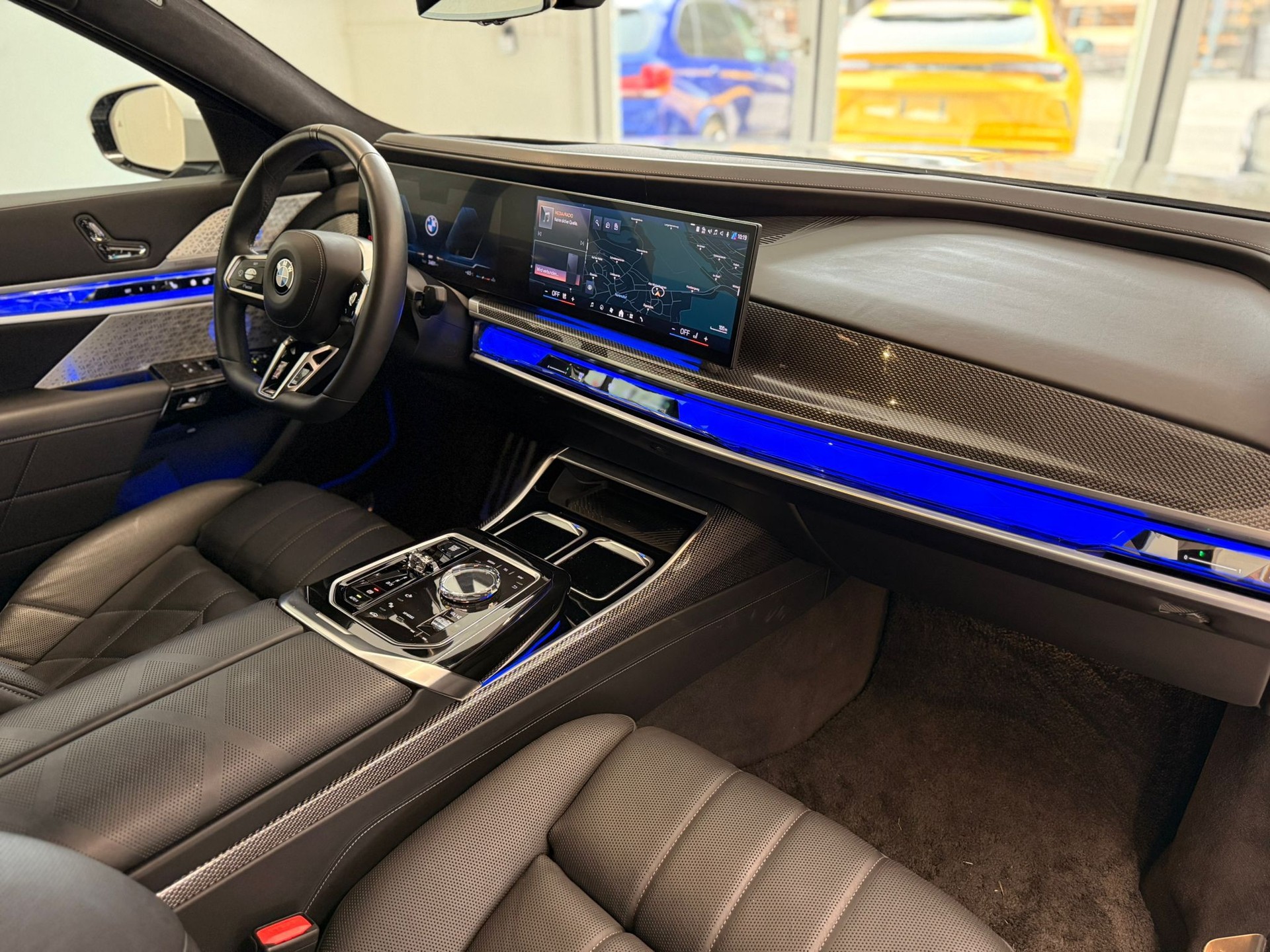 BMW 740d xDrive 48V M Sport Pro Steptronic-image-7
