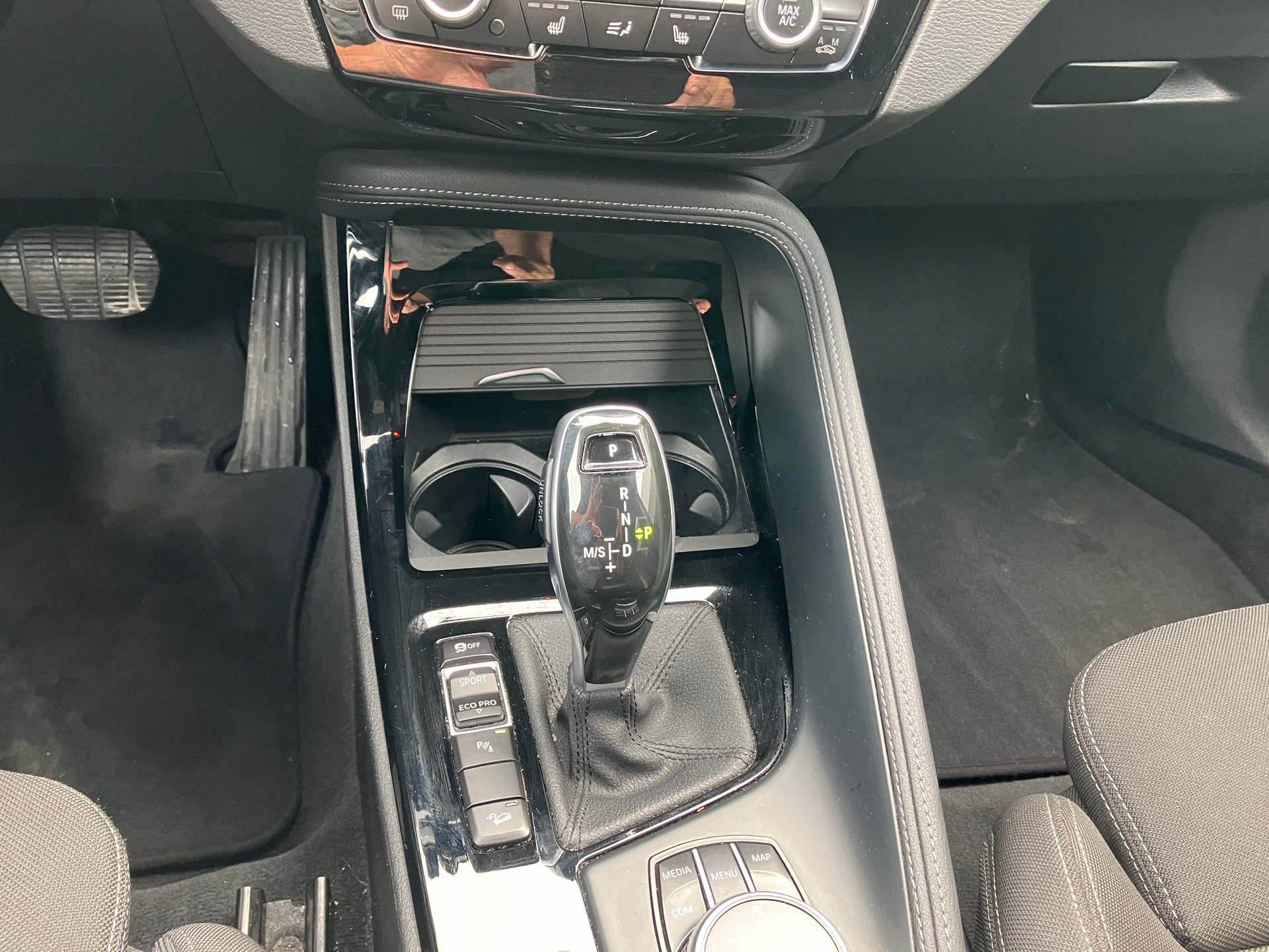 BMW X1 xDrive 18d Sport Line-image-9