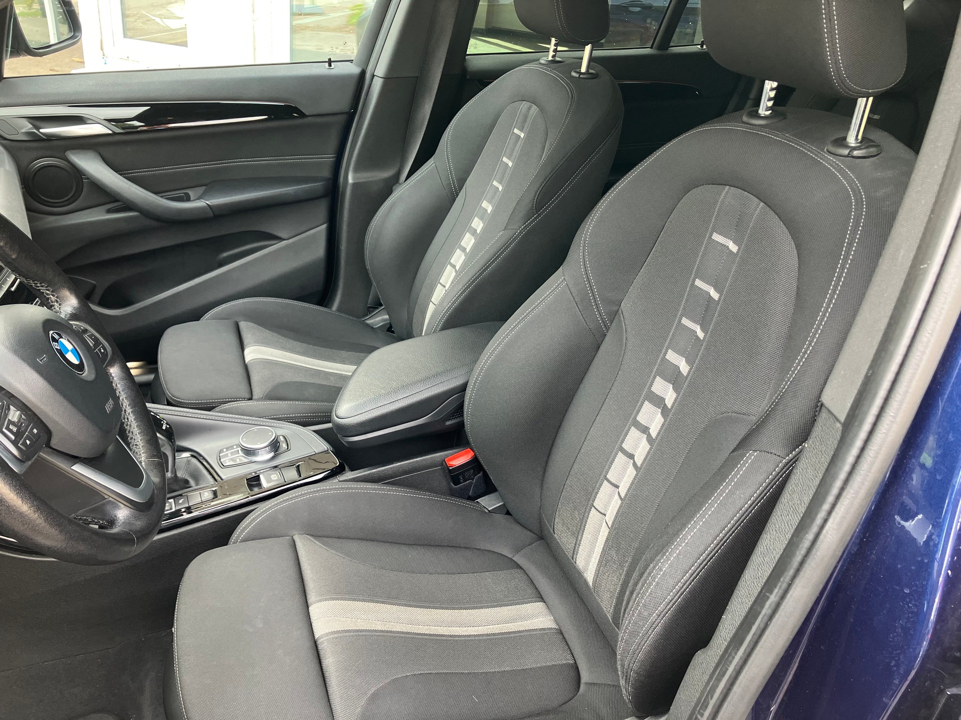 BMW X1 xDrive 18d Sport Line-image-7
