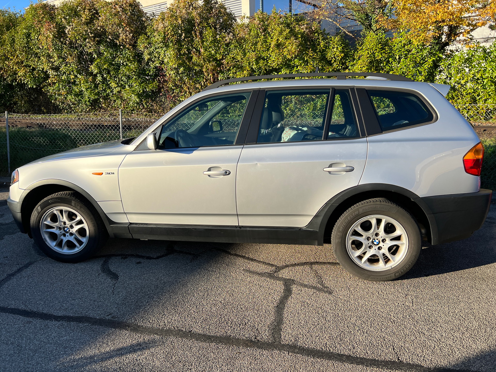BMW X3 3.0i-image-2