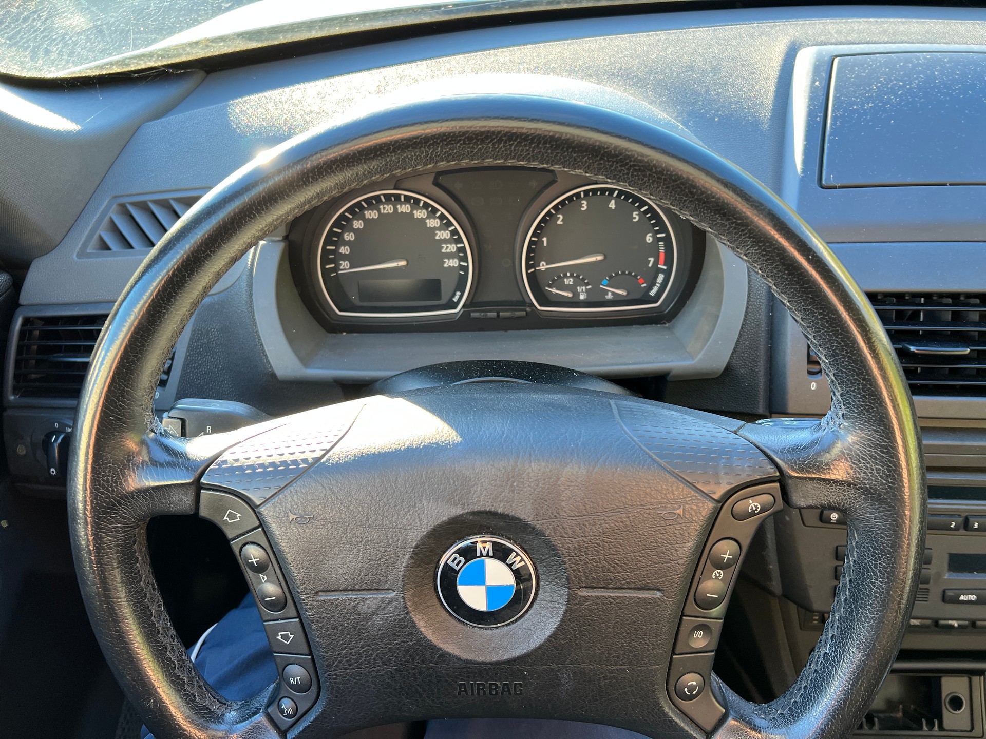 BMW X3 3.0i-image-7