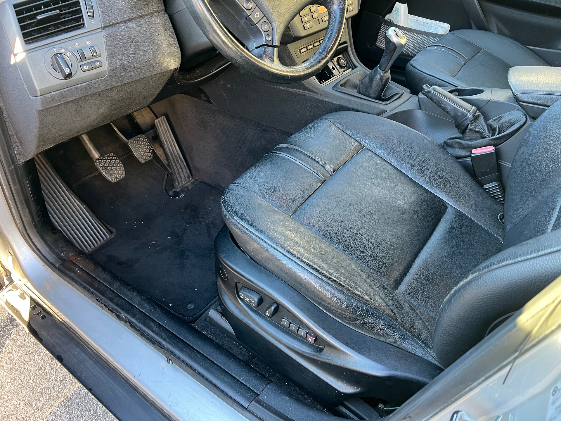 BMW X3 3.0i-image-9