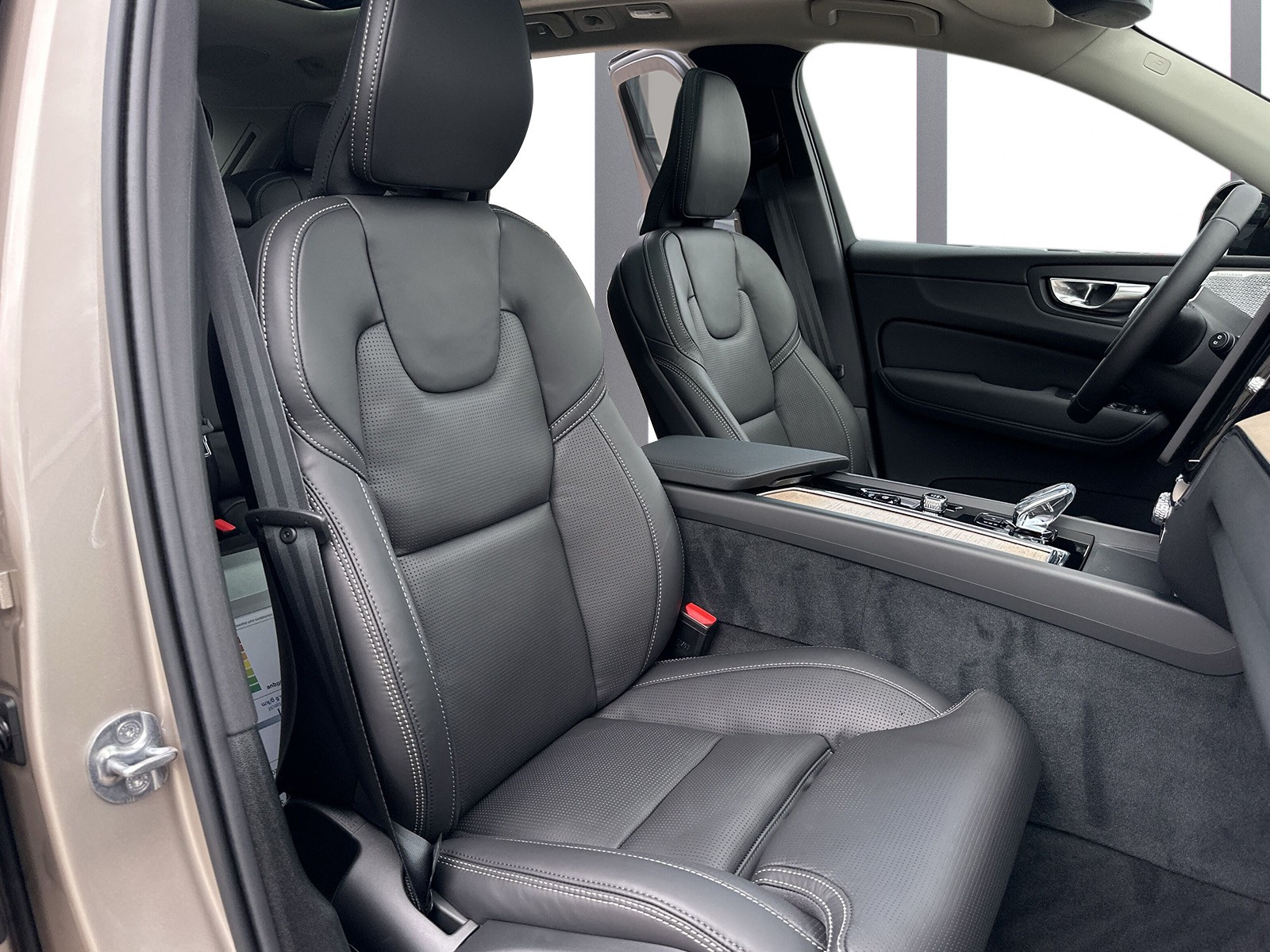 VOLVO XC60 2.0 T8 TE Ultra Dark eAWD-image-10