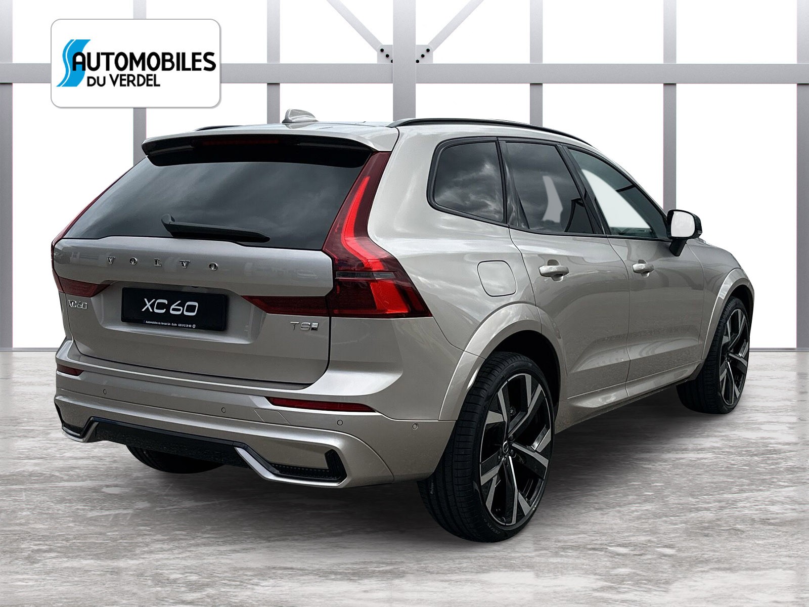 VOLVO XC60 2.0 T8 TE Ultra Dark eAWD-image-4