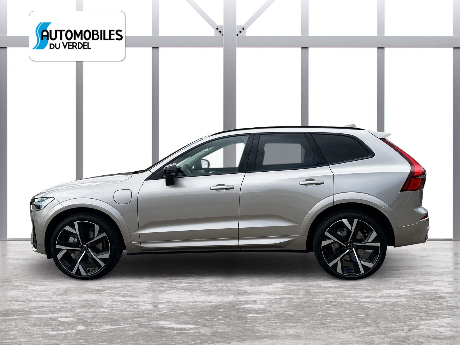 VOLVO XC60 2.0 T8 TE Ultra Dark eAWD-image-1