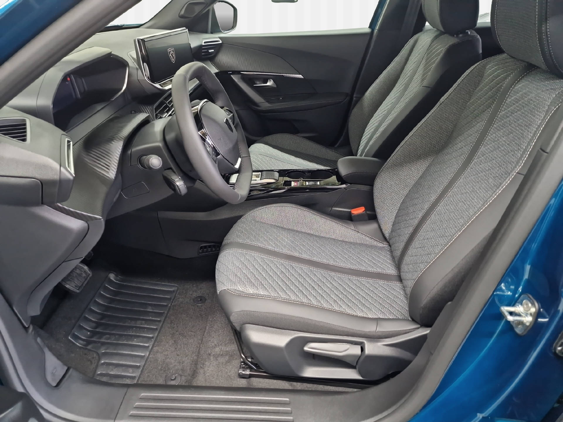 PEUGEOT E-2008 156 Allure-image-5