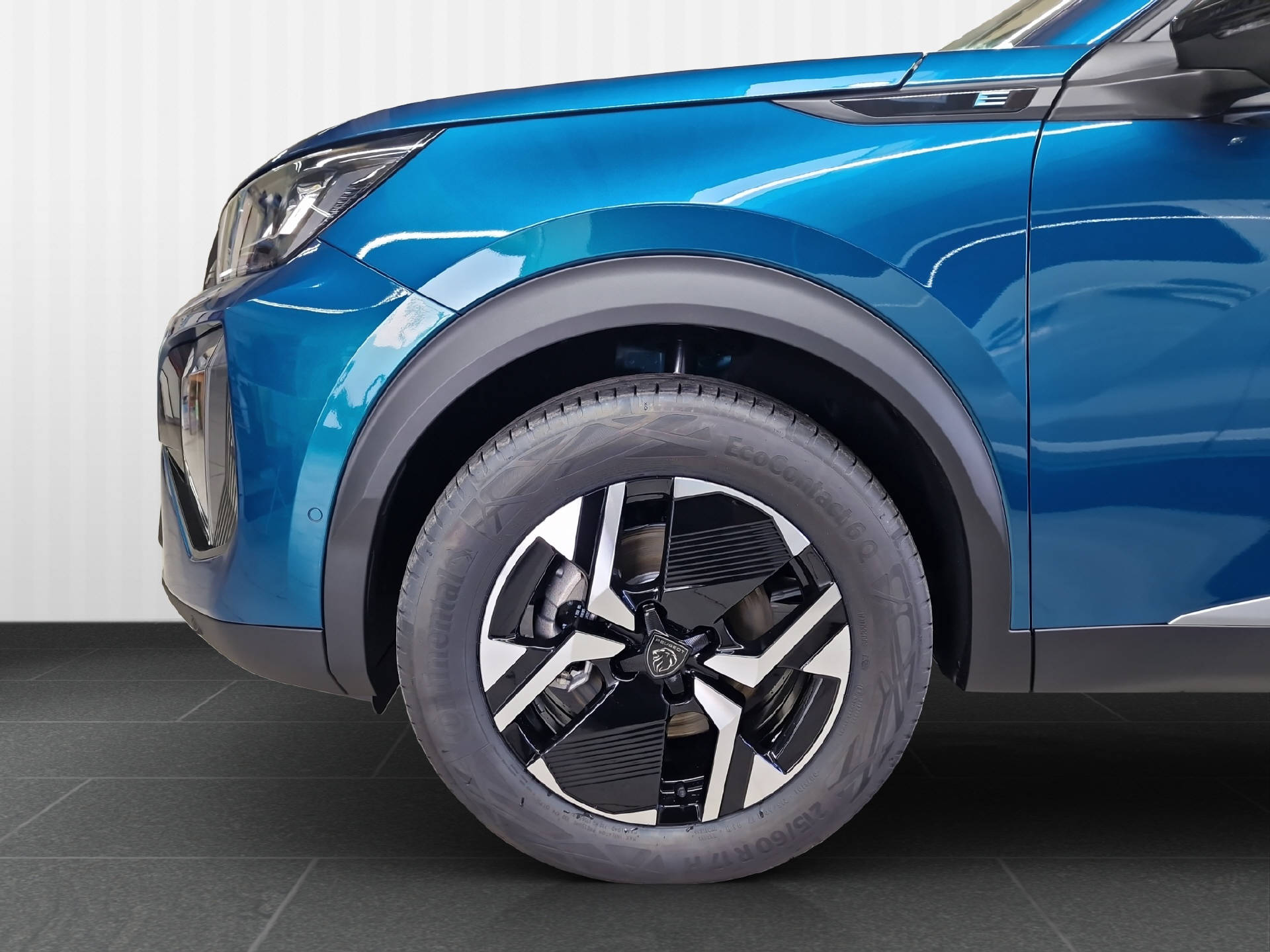 PEUGEOT E-2008 156 Allure-image-12