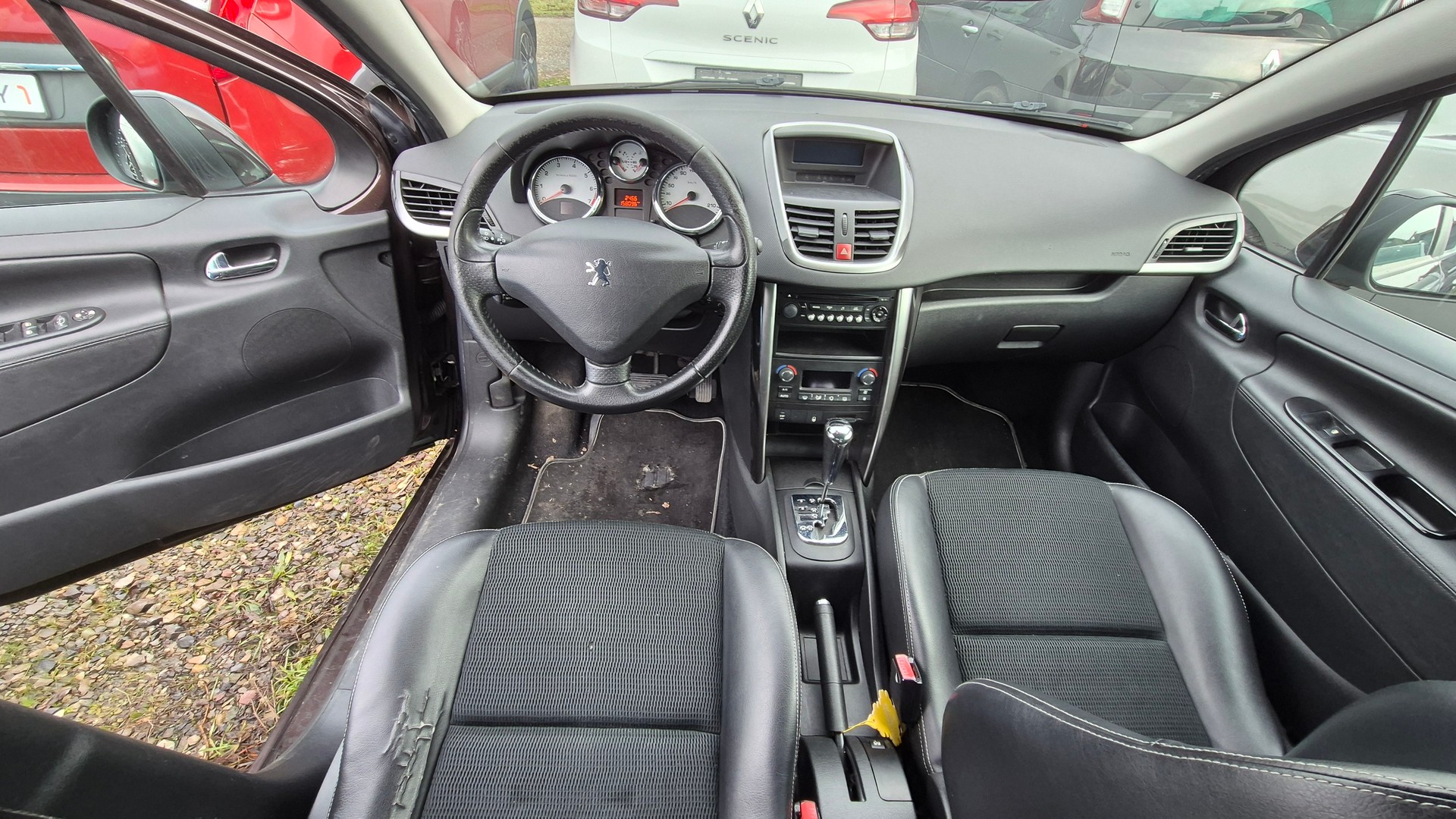 PEUGEOT 207 SW 1.6 16V Allure Automatic-image-9