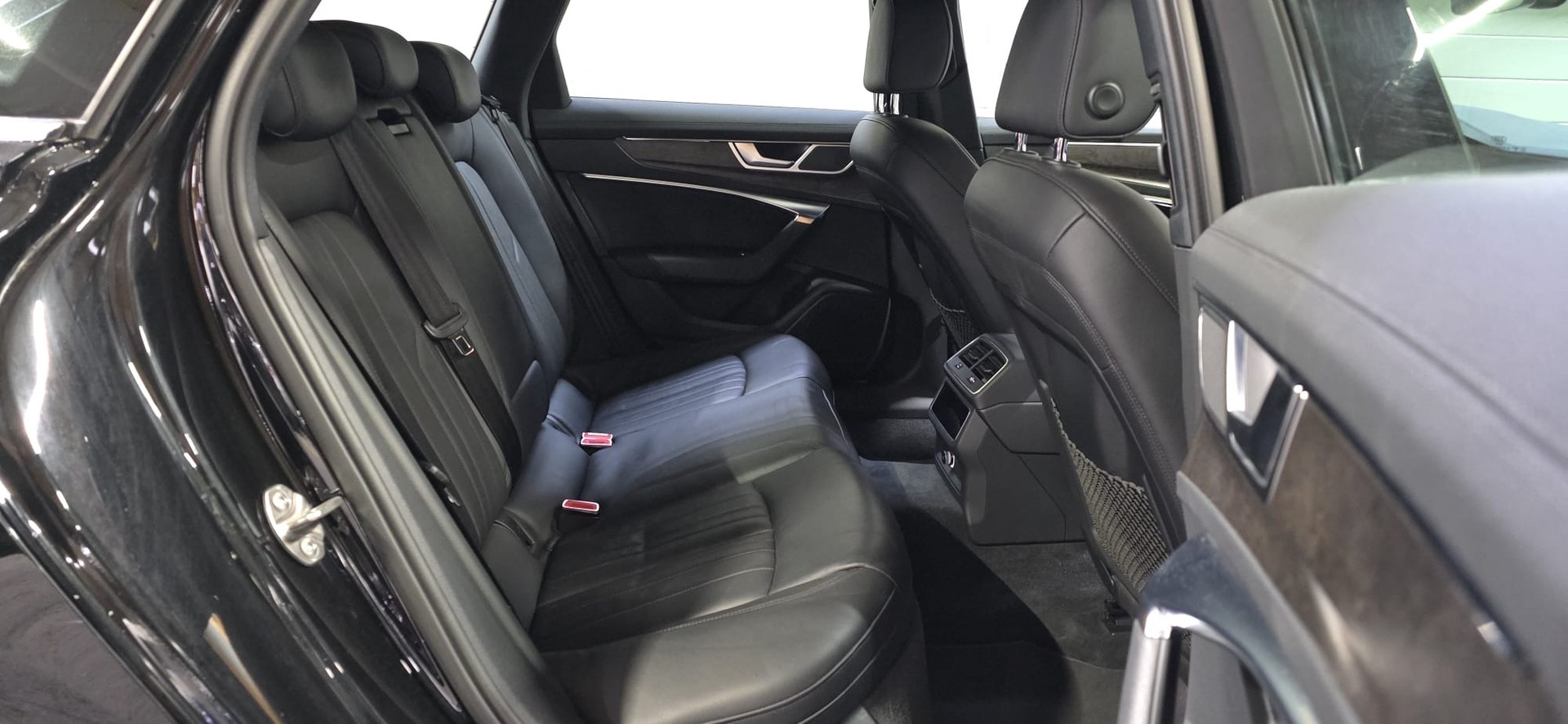 AUDI A6 Avant 45 TDI Design quattro tiptronic-image-28