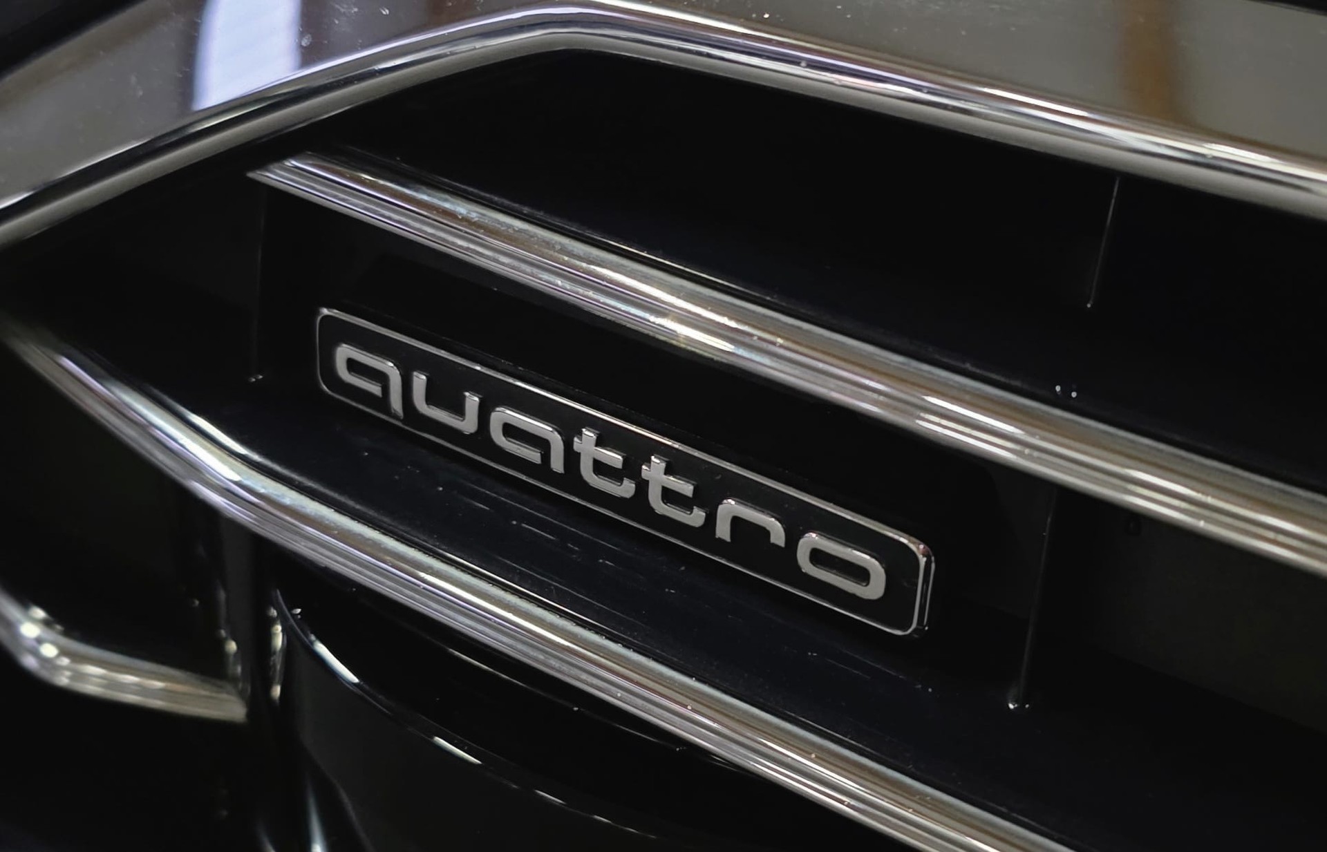 AUDI A6 Avant 45 TDI Design quattro tiptronic-image-20