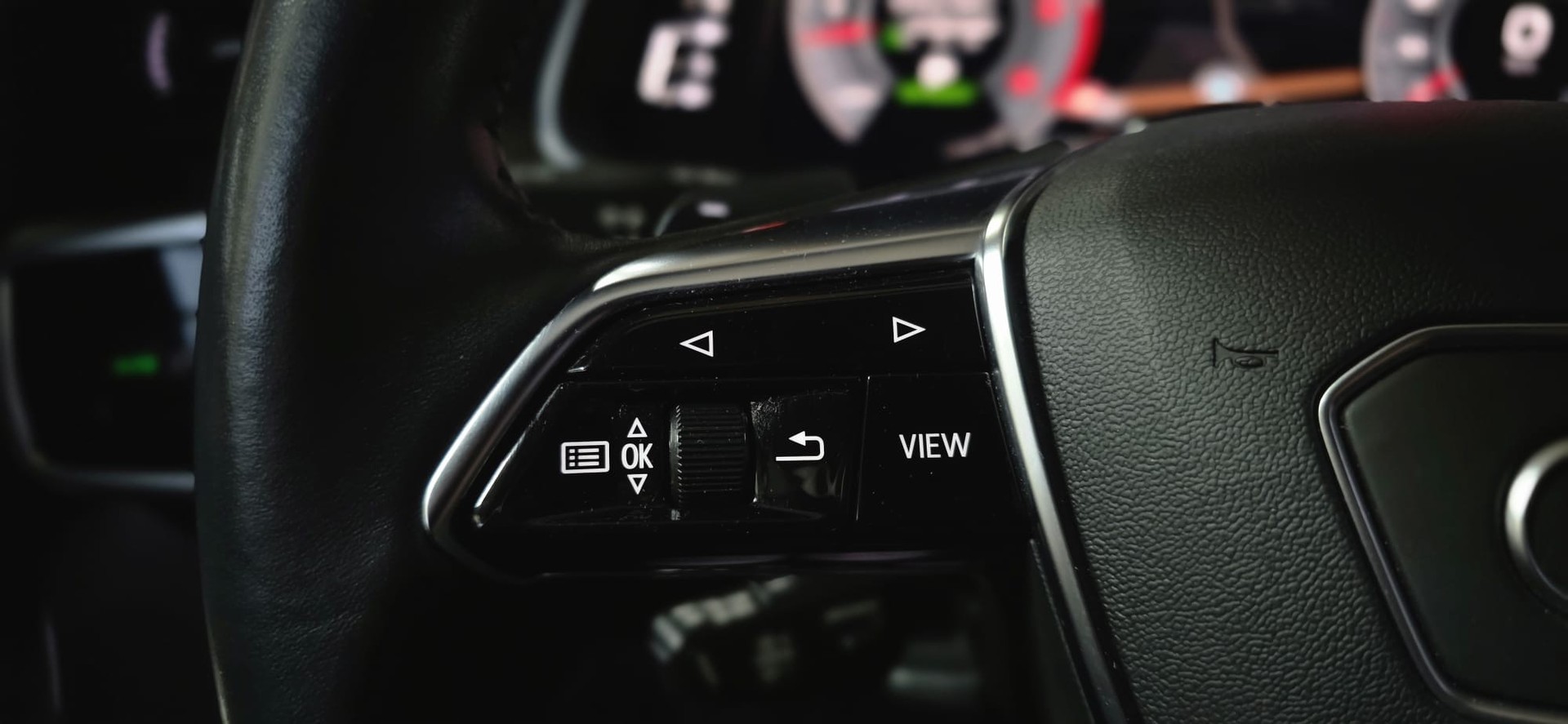 AUDI A6 Avant 45 TDI Design quattro tiptronic-image-17