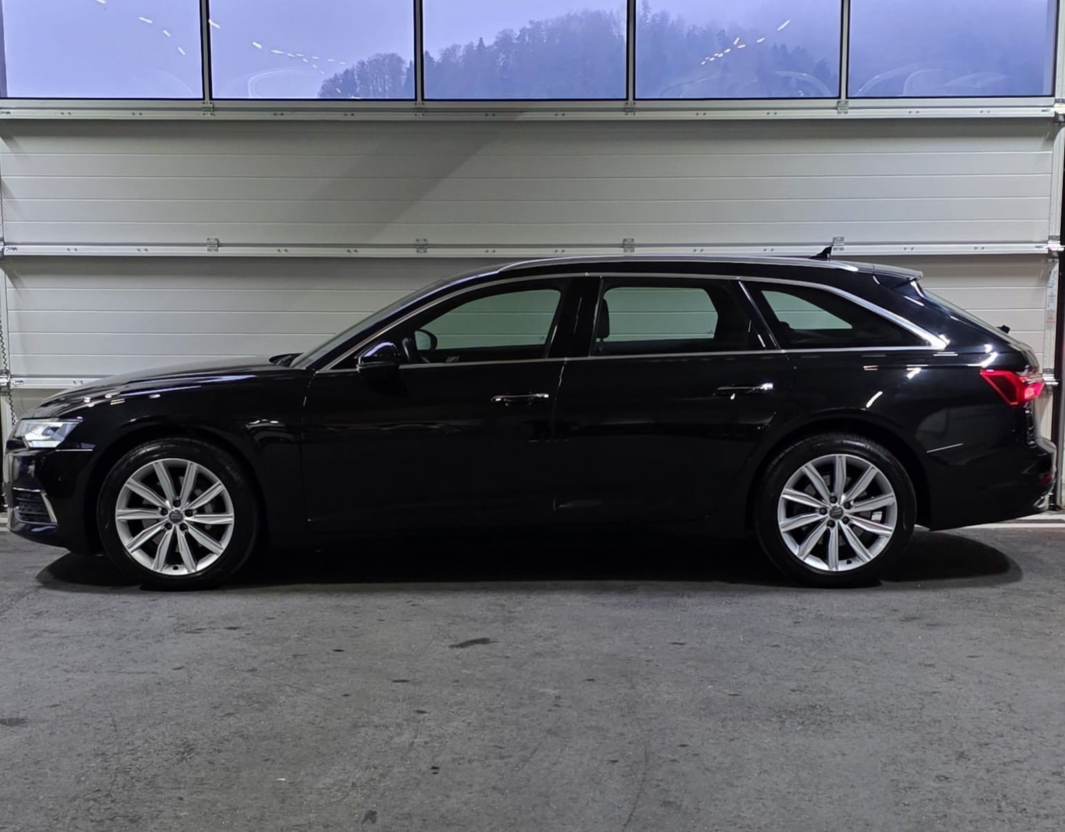 AUDI A6 Avant 45 TDI Design quattro tiptronic-image-1