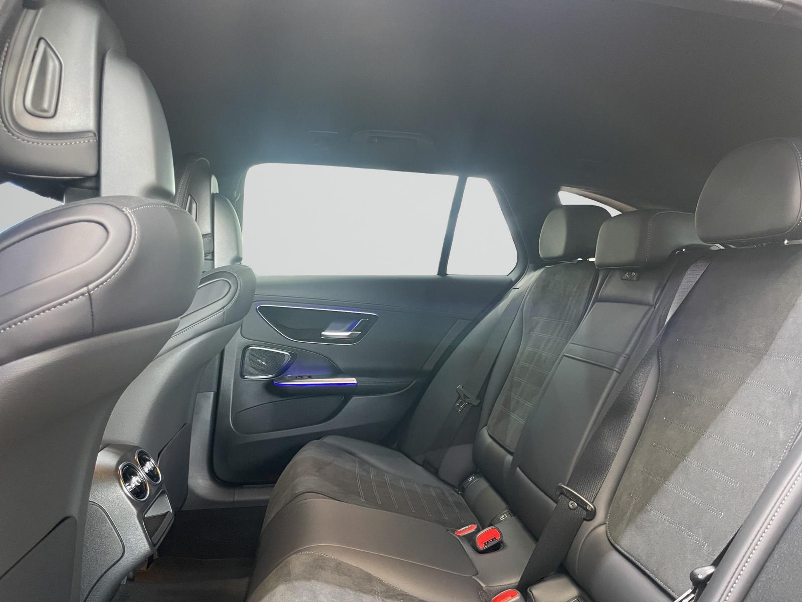 MERCEDES-BENZ C 220 d 4MATIC T-Modell Swiss Star AMG Line-image-7