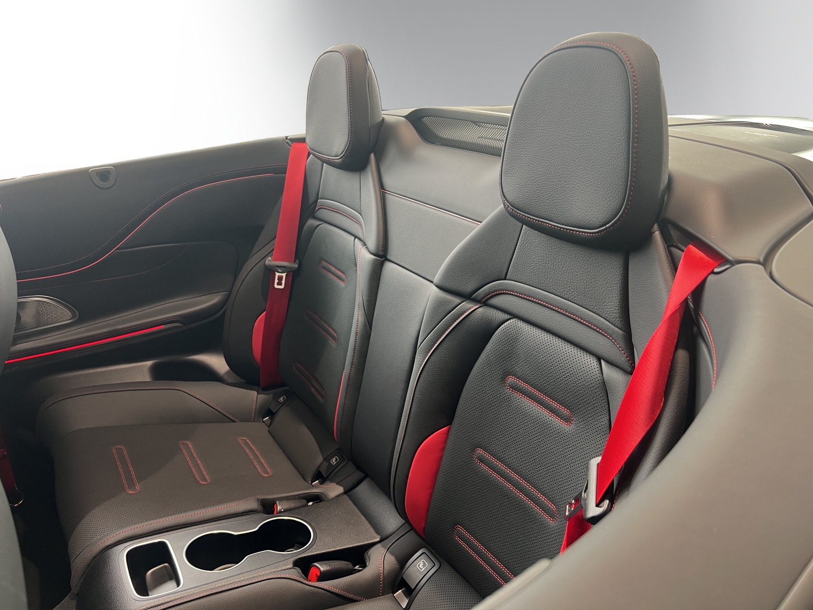 MERCEDES-BENZ CLE AMG 53 Cabrio 4Matic+ 9G-Tronic-image-6