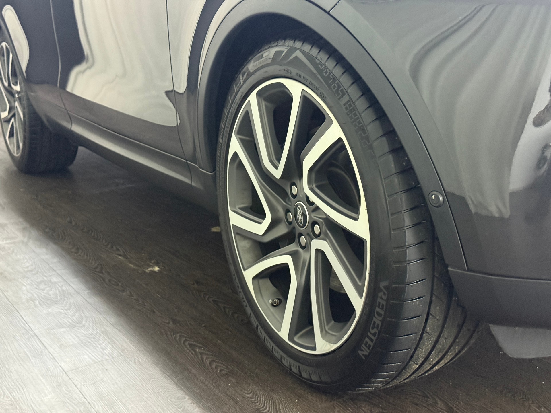 LAND ROVER Discovery 3.0 SDV6 HSE Luxury Automatic-image-22