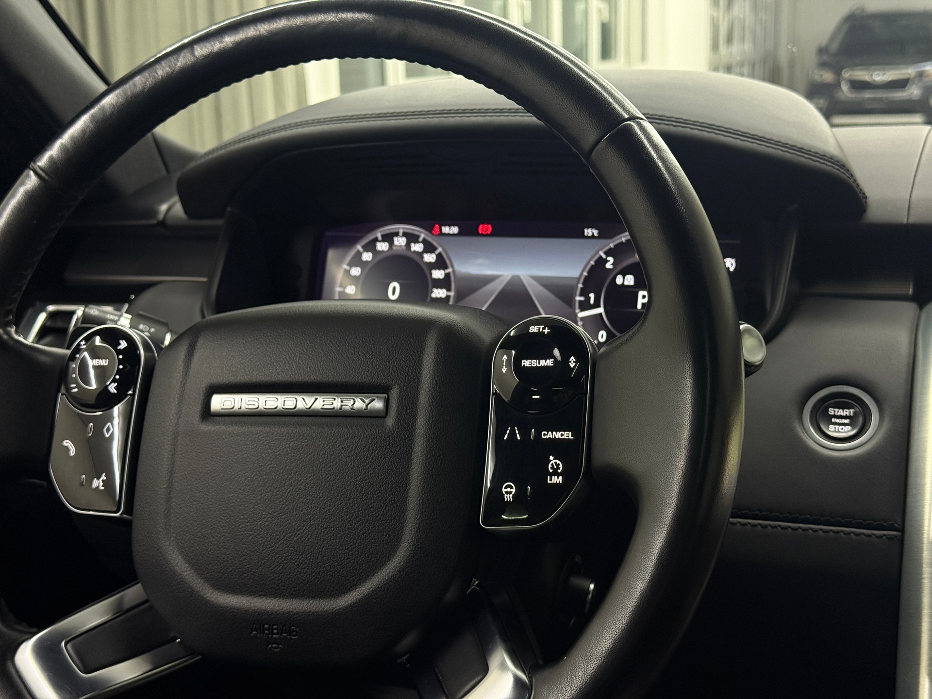LAND ROVER Discovery 3.0 SDV6 HSE Luxury Automatic-image-11
