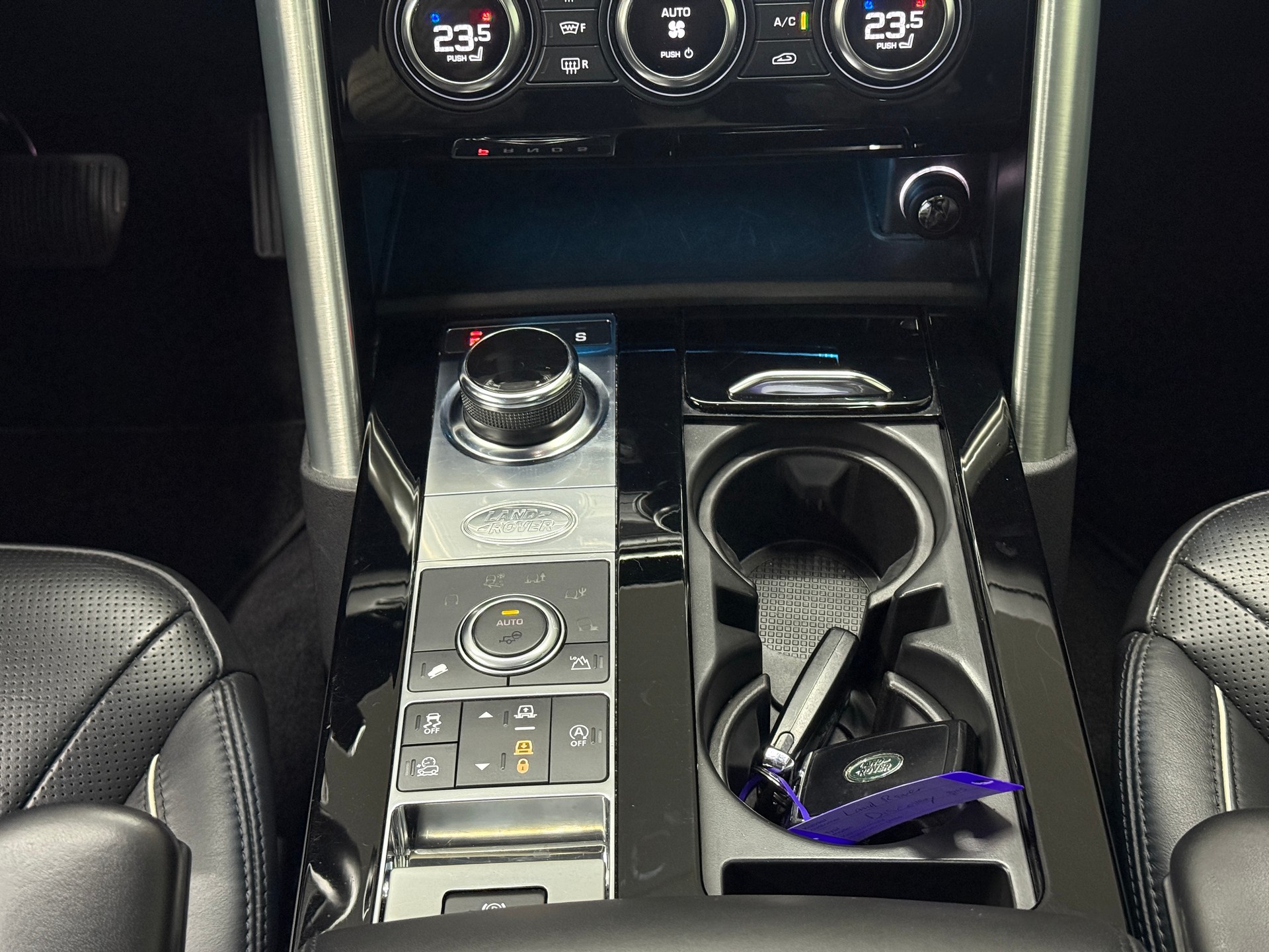 LAND ROVER Discovery 3.0 SDV6 HSE Luxury Automatic-image-14