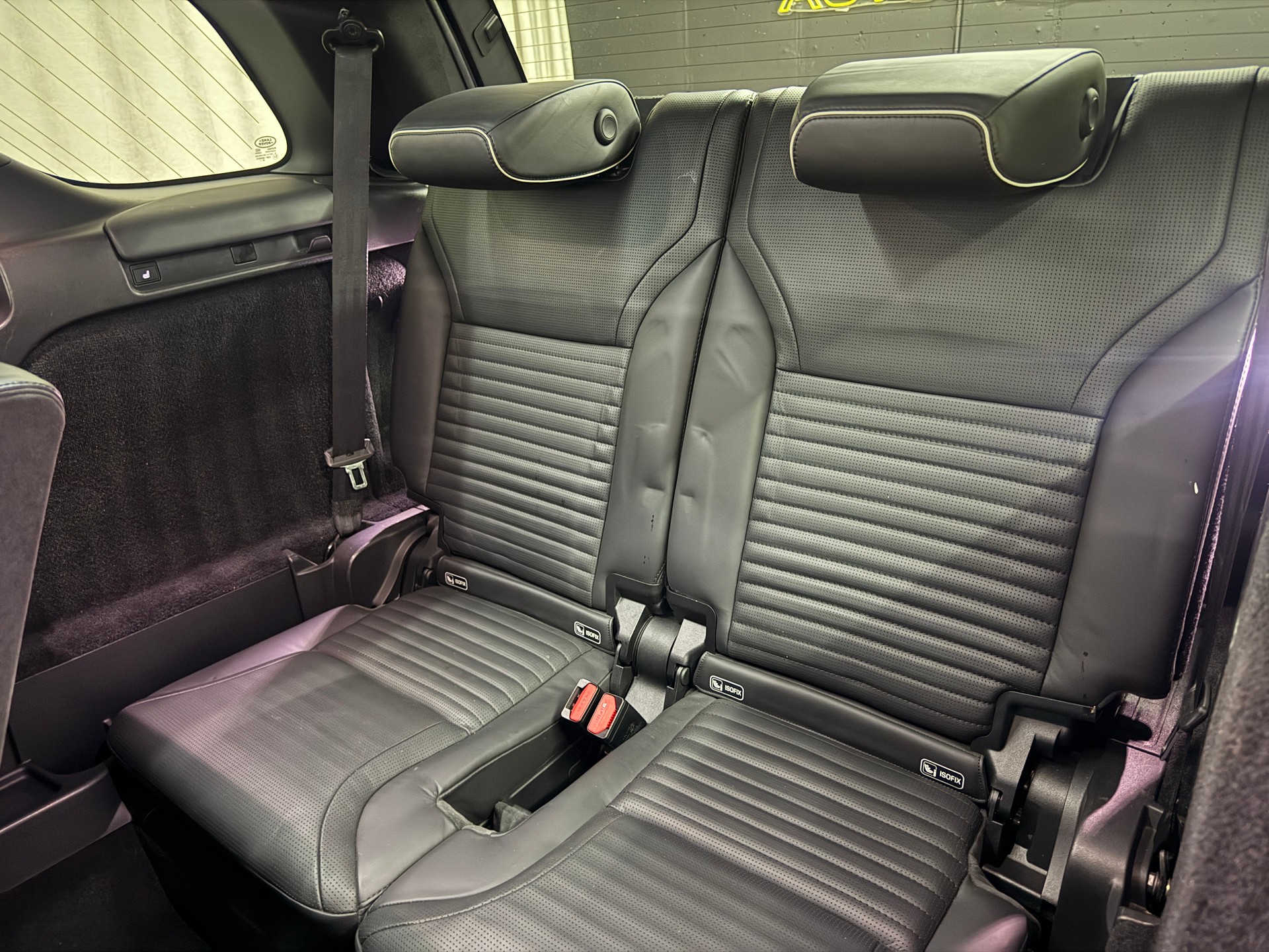 LAND ROVER Discovery 3.0 SDV6 HSE Luxury Automatic-image-8