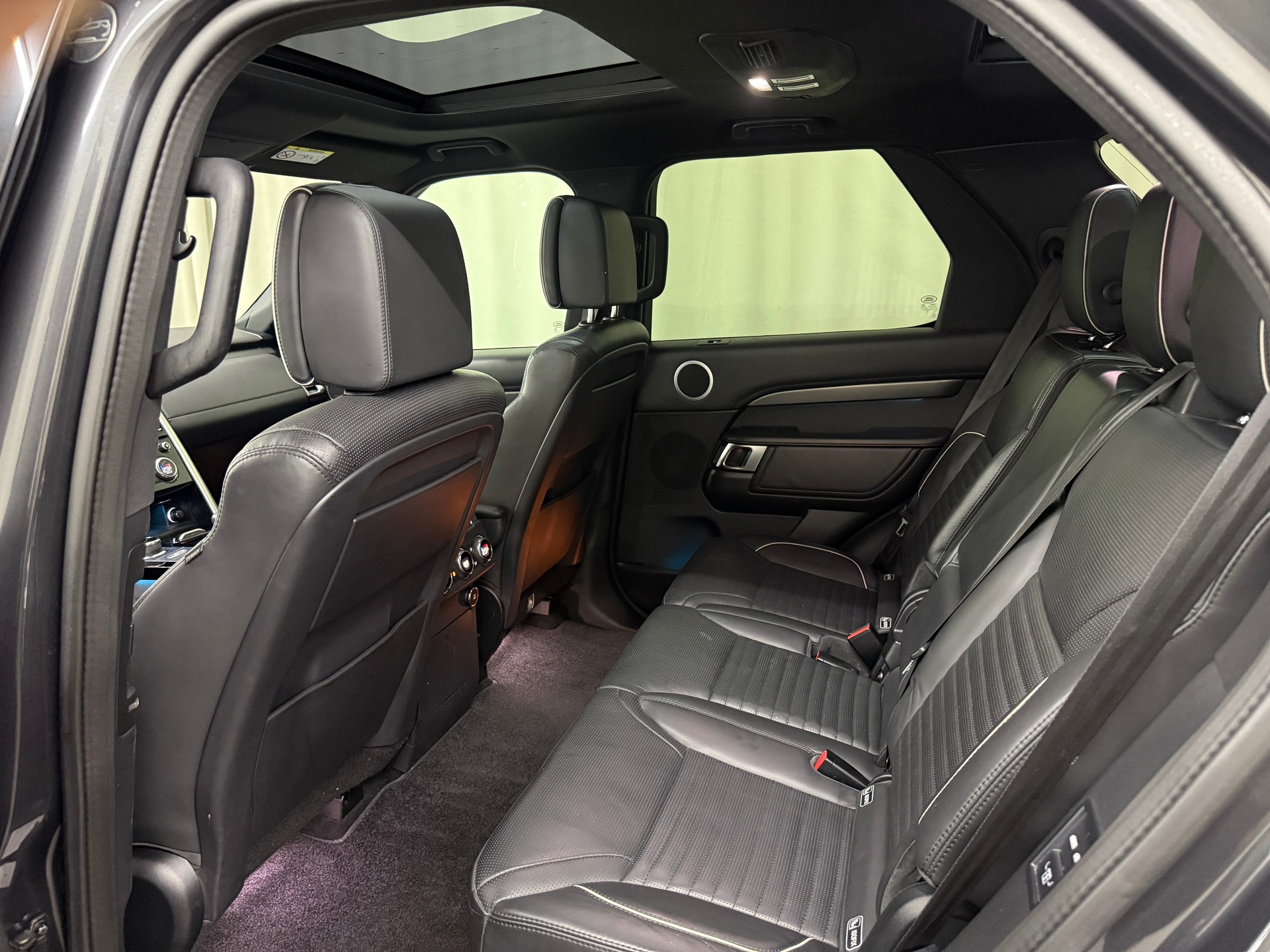 LAND ROVER Discovery 3.0 SDV6 HSE Luxury Automatic-image-7