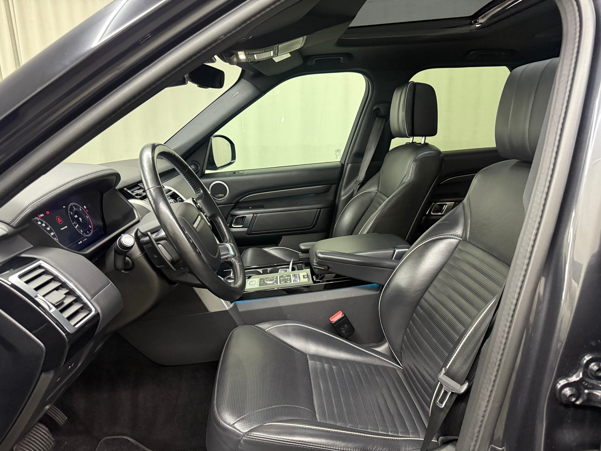 LAND ROVER Discovery 3.0 SDV6 HSE Luxury Automatic-image-6
