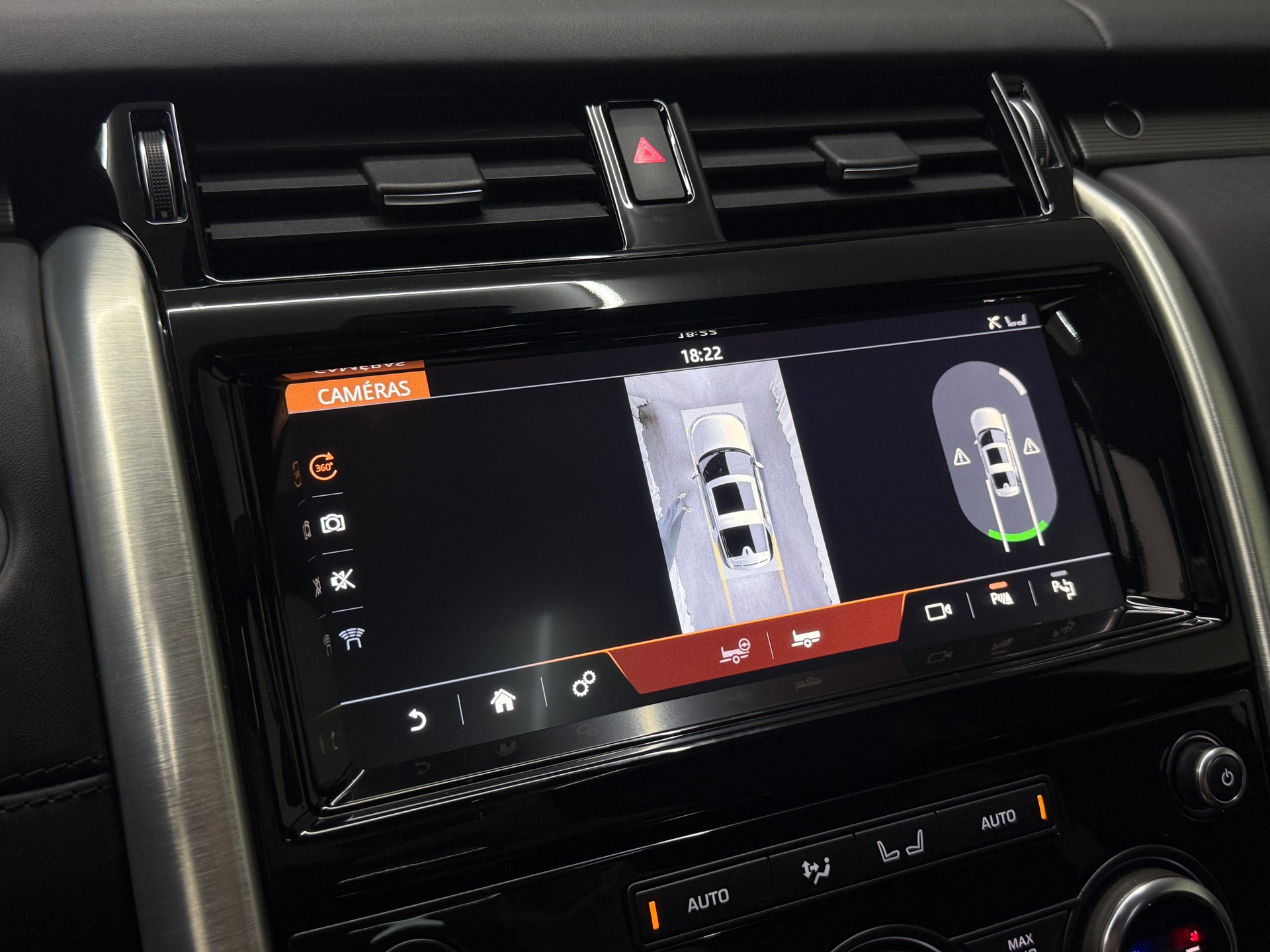 LAND ROVER Discovery 3.0 SDV6 HSE Luxury Automatic-image-25