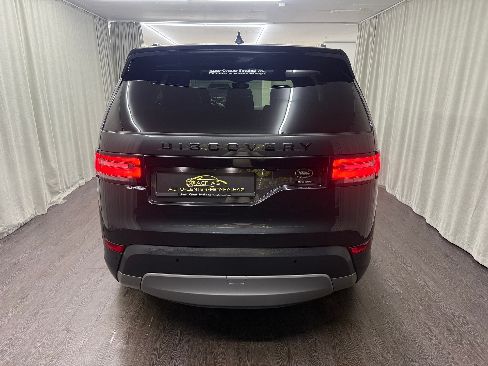 LAND ROVER Discovery 3.0 SDV6 HSE Luxury Automatic-image-4