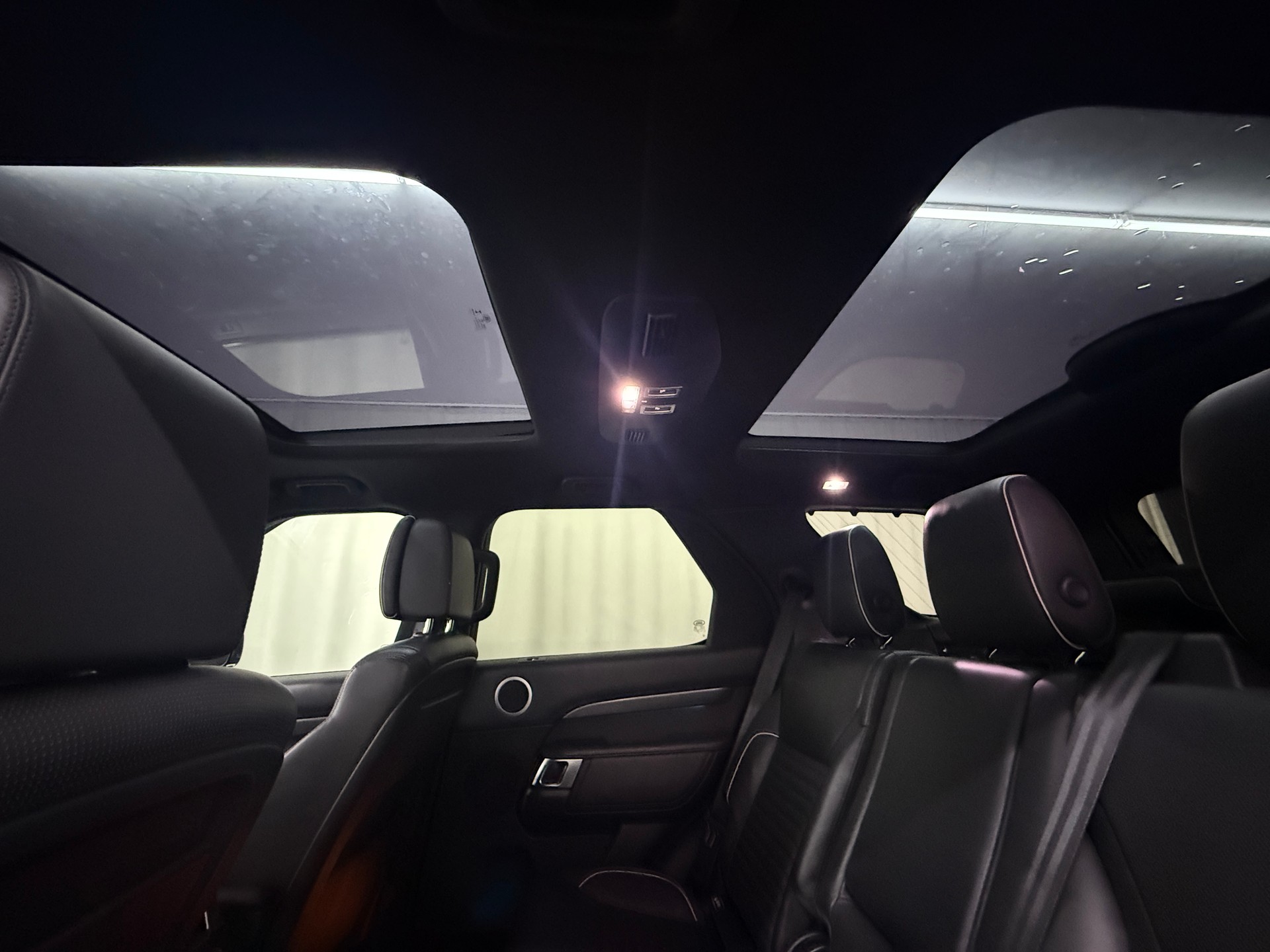 LAND ROVER Discovery 3.0 SDV6 HSE Luxury Automatic-image-15