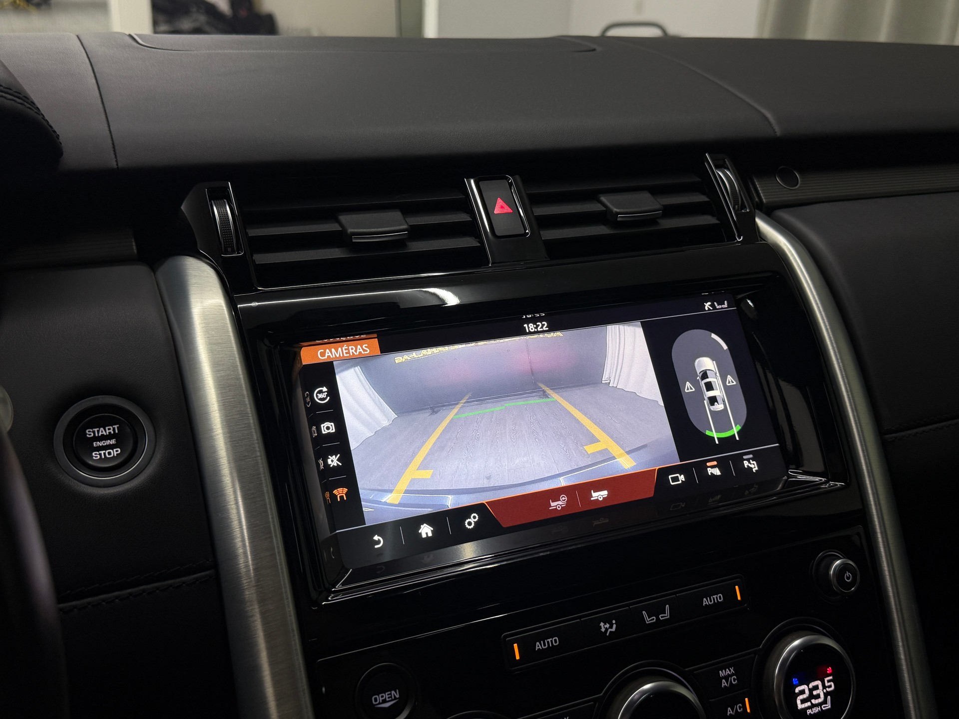 LAND ROVER Discovery 3.0 SDV6 HSE Luxury Automatic-image-24
