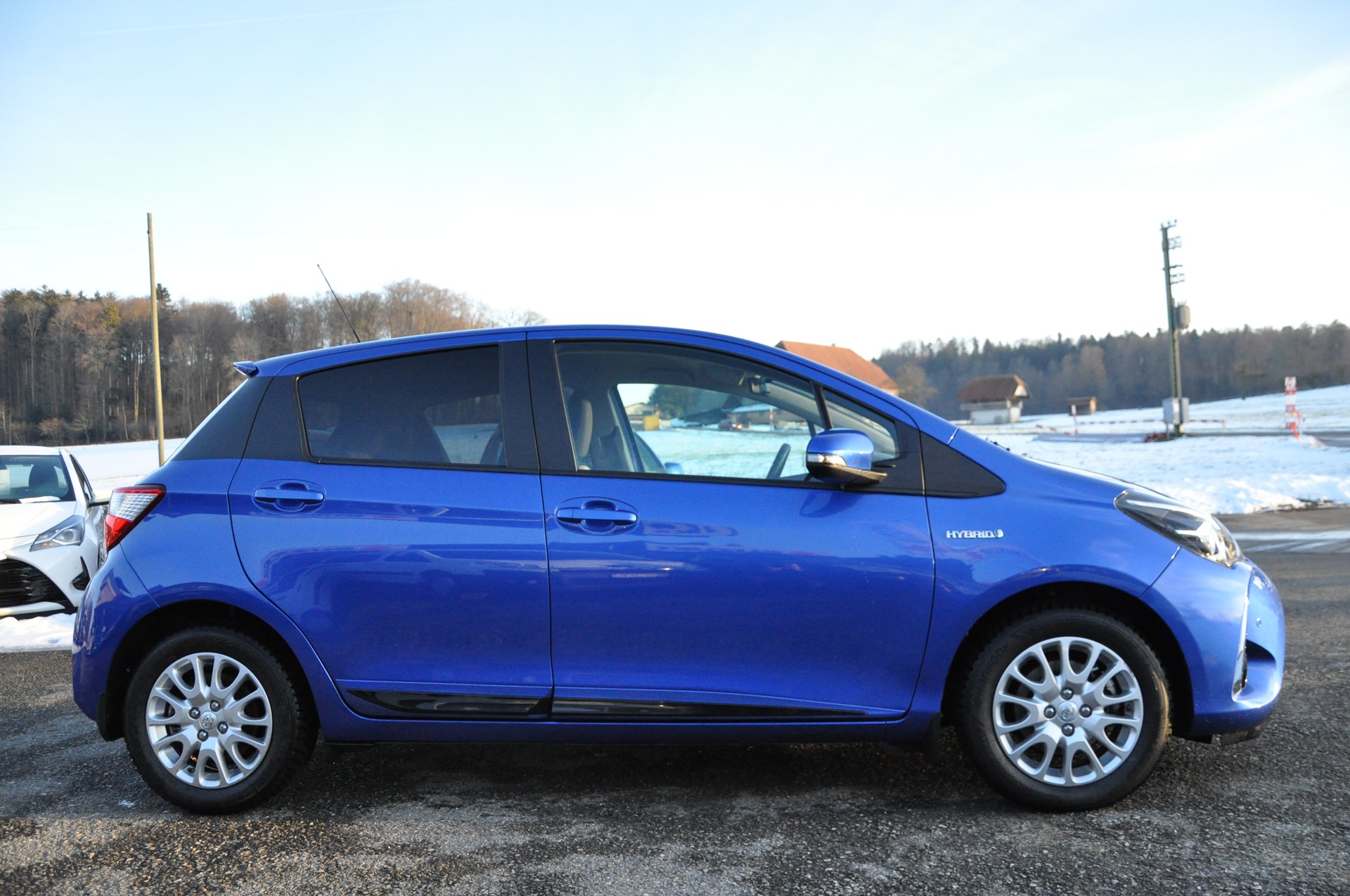 TOYOTA Yaris 1.5 VVT-i Hybrid Style e-CVT-image-6
