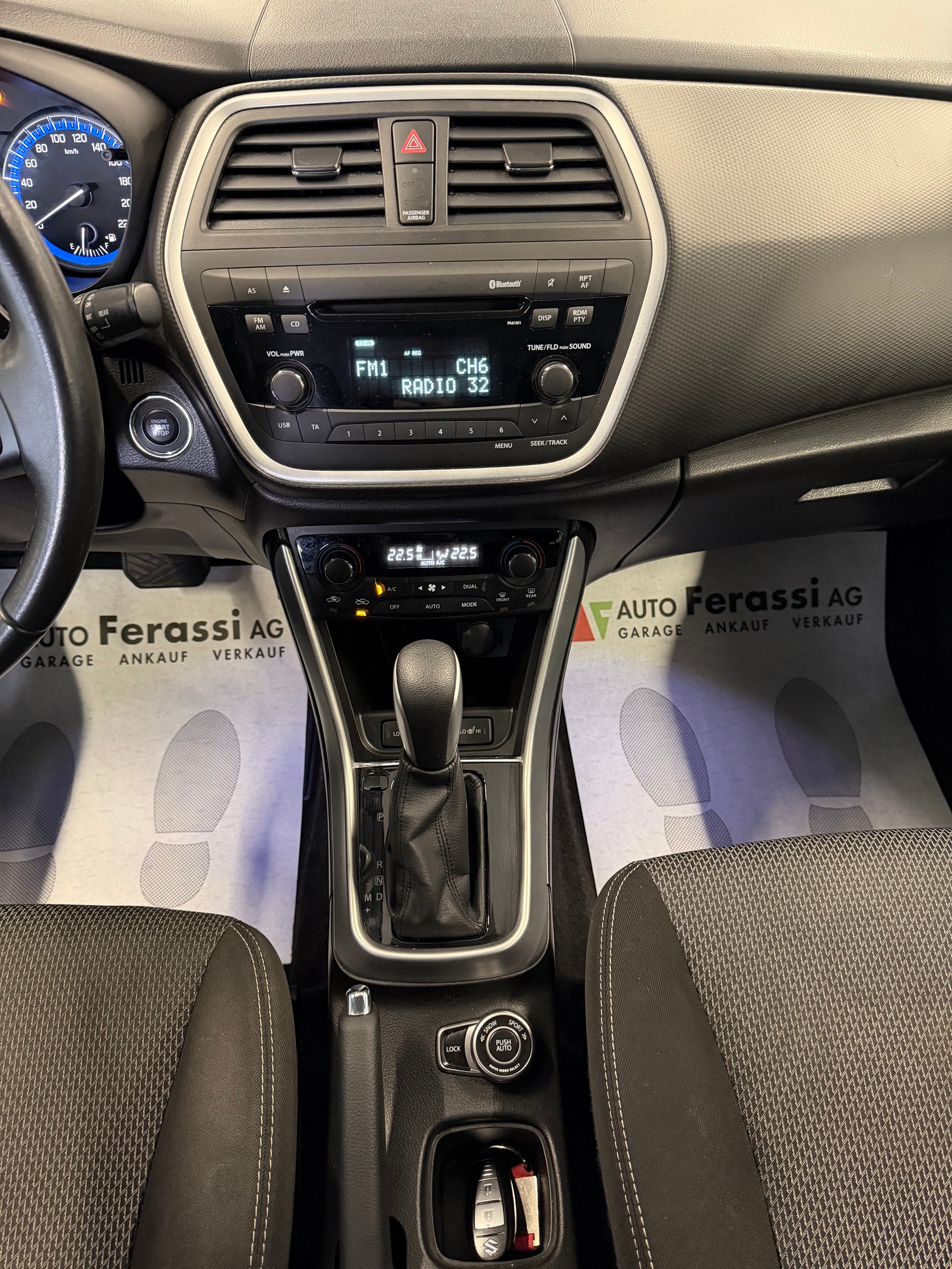 SUZUKI SX4 S-Cross 1.6 TD PizSulai 4WD TCSS-image-12