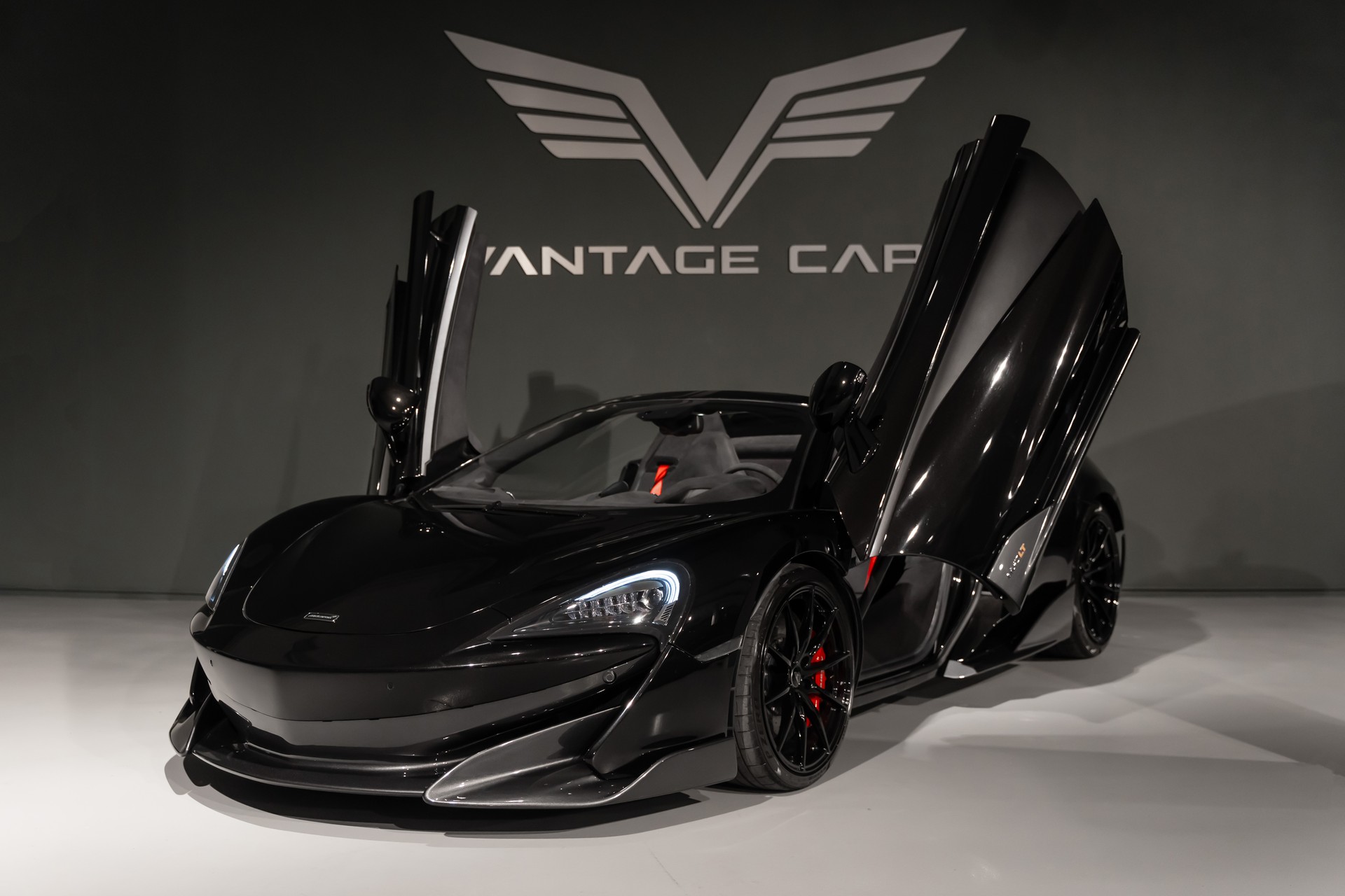 McLAREN 600LT Spider 3.8 V8 SSG-showroom-element-1