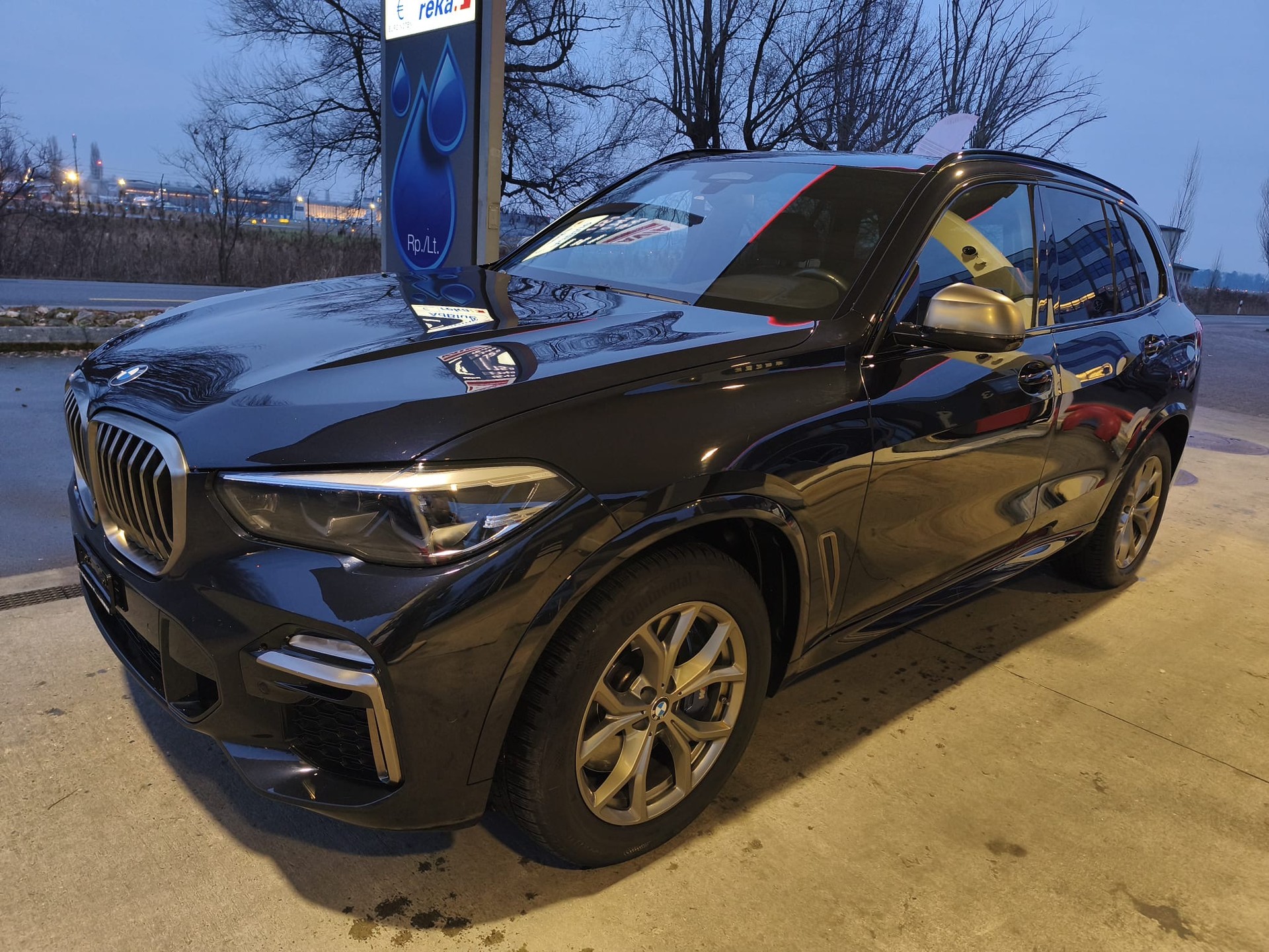BMW X5 xDrive M50d Steptronic-showroom-element-3