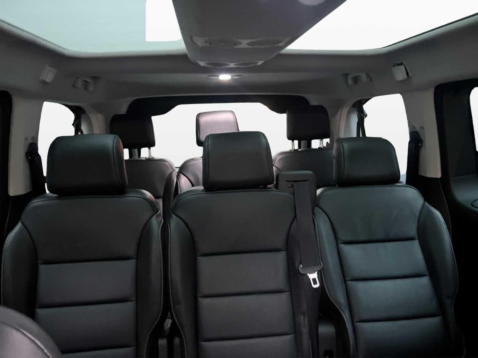 PEUGEOT Traveller 2.0 BlueHDi Allure Standard EAT-image-15