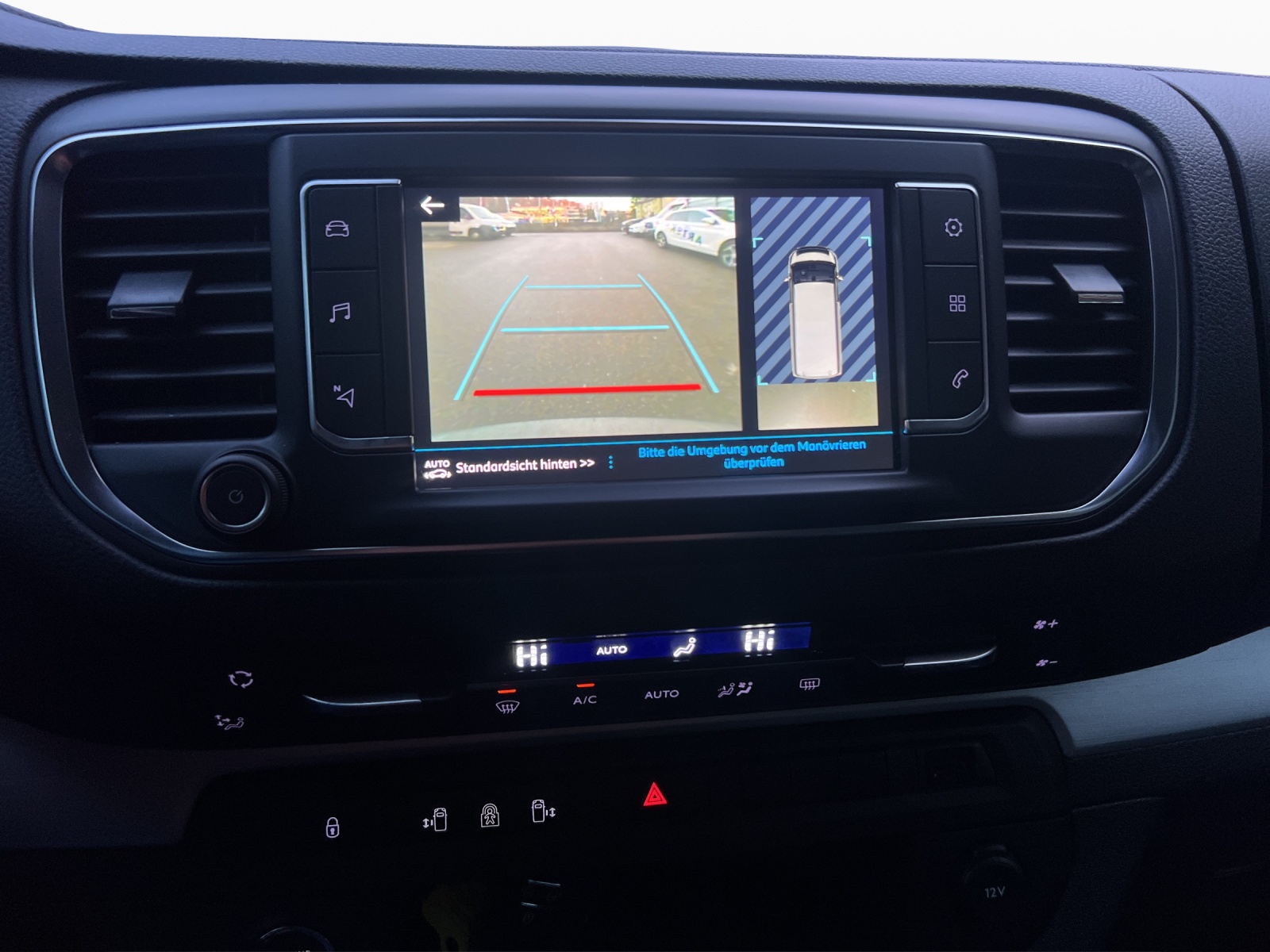 PEUGEOT Traveller 2.0 BlueHDi Allure Standard EAT-image-11