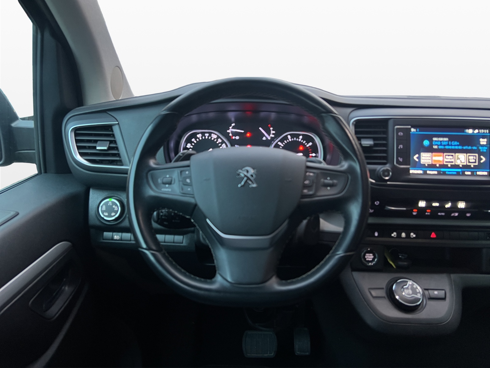 PEUGEOT Traveller 2.0 BlueHDi Allure Standard EAT-image-8
