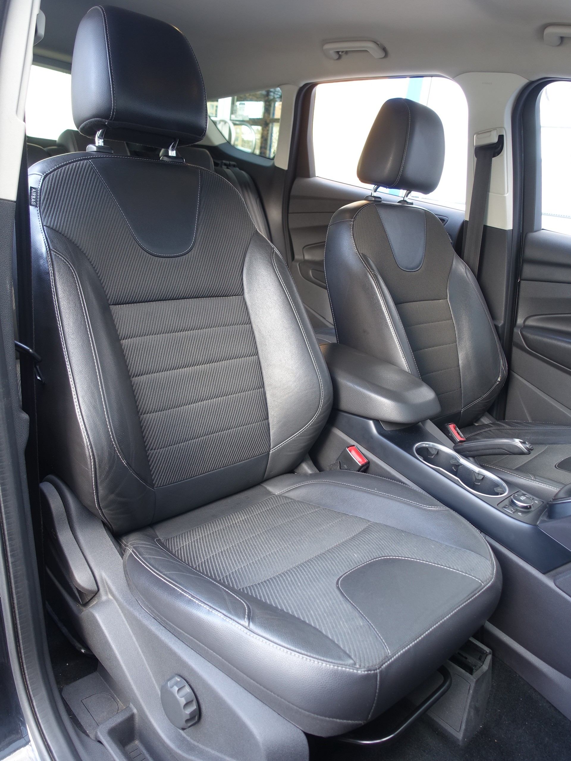 FORD Kuga 2.0 TDCi Titanium S 4WD-image-9