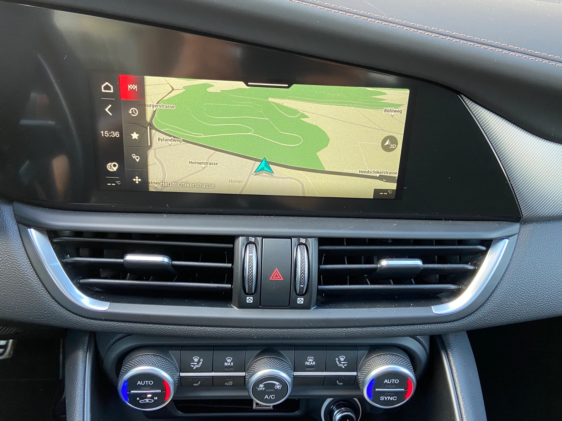 ALFA ROMEO Giulia 2.0 Intensa Sky Q4 AT8-image-12