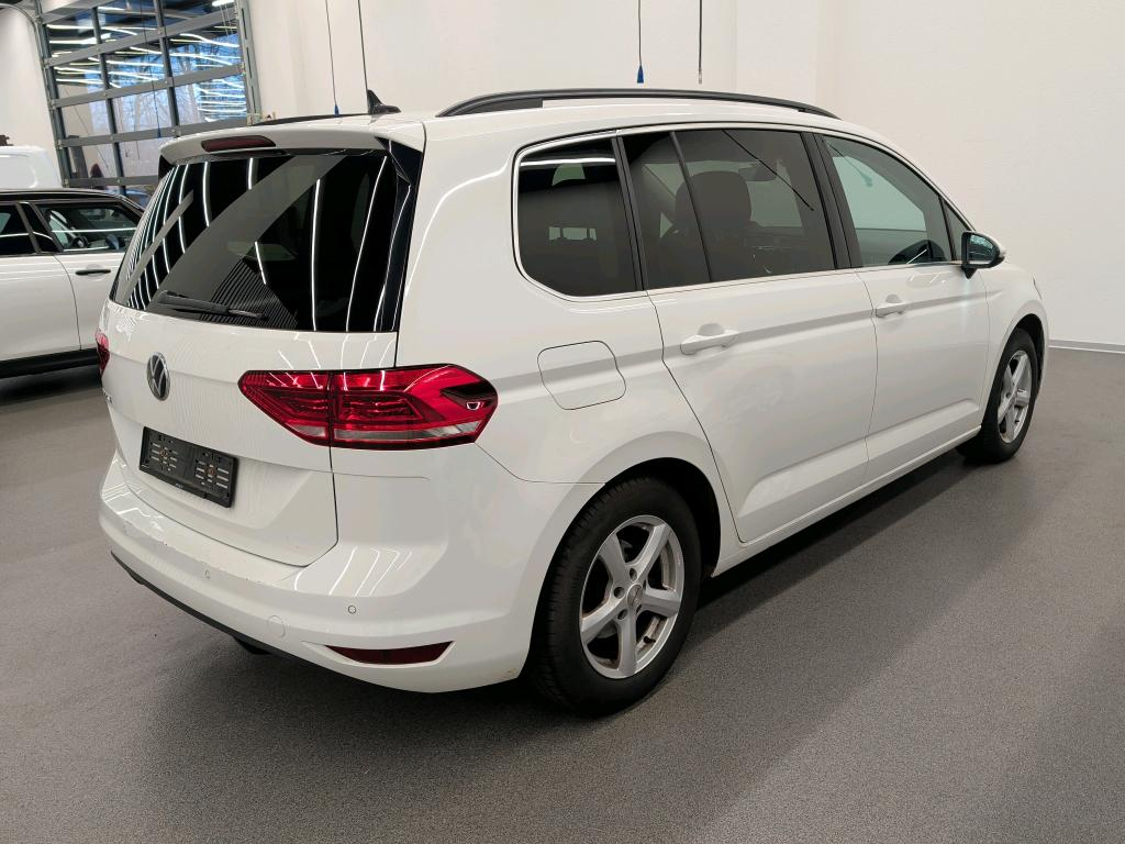 VW Touran 2.0 TDI BlueMotion Technology Comfortline DSG-image-2