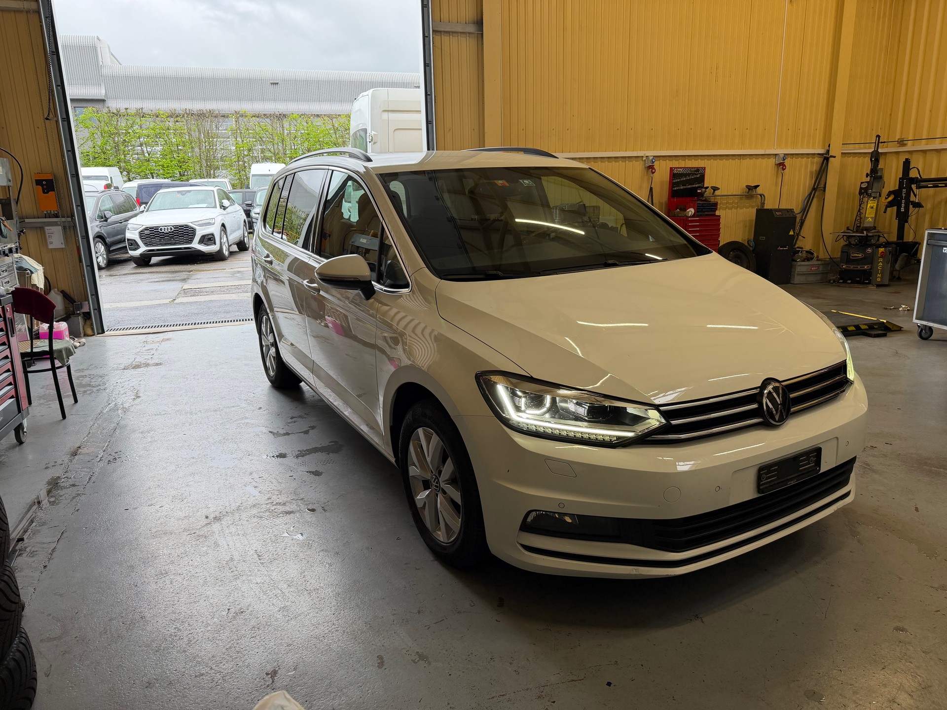 VW Touran 2.0 TDI BlueMotion Technology Comfortline DSG-image-12
