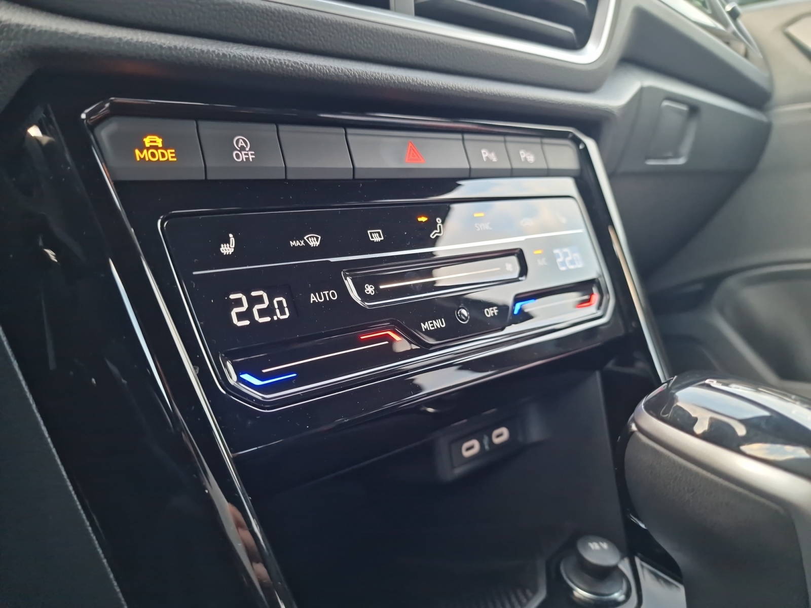 VW T-Roc 1.5 TSI EVO R-Line DSG AHK-image-17