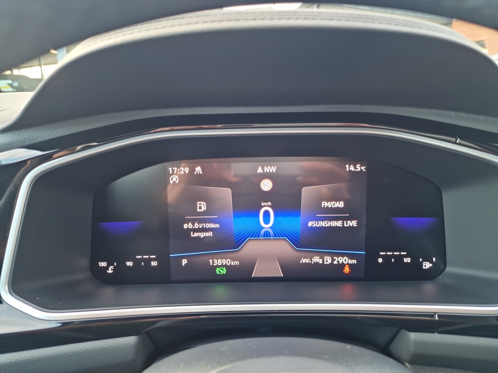 VW T-Roc 1.5 TSI EVO R-Line DSG AHK-image-13